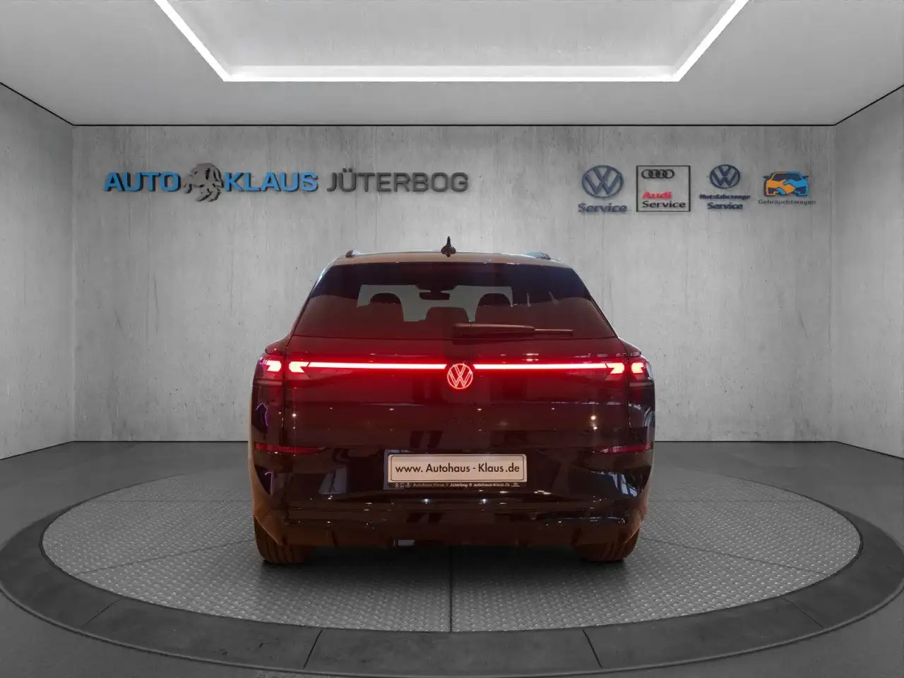 Volkswagen T-Roc R-Line 1.5 eTSI Black Style IQ.LIGHT Navi 14