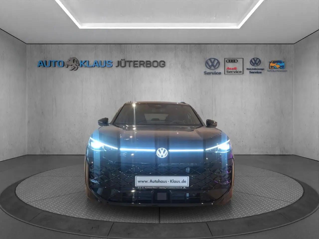 Volkswagen T-Roc R-Line 1.5 eTSI Black Style IQ.LIGHT Navi 12