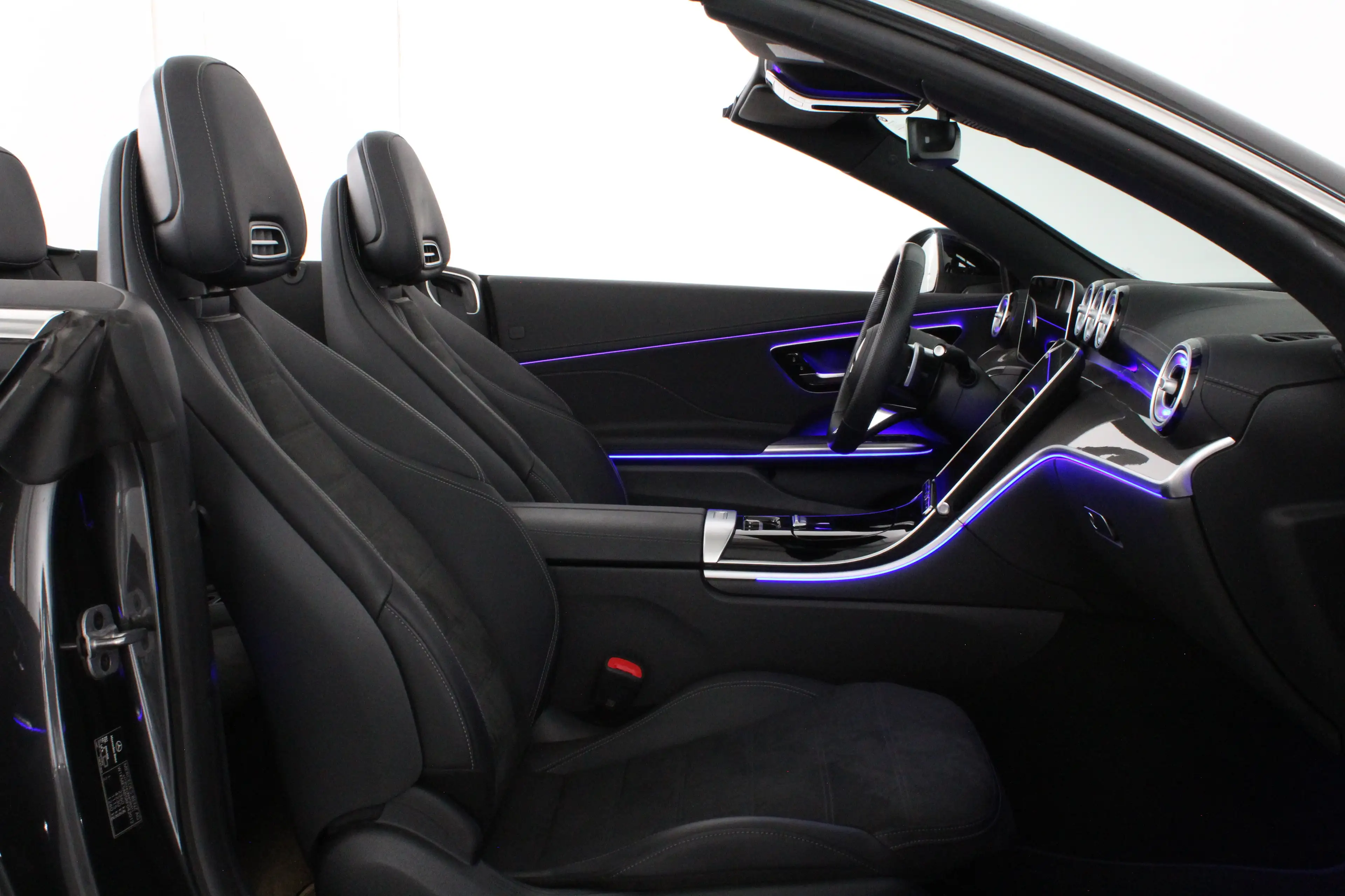 Mercedes-Benz CLE 200 Cabriolet AMG Line Night-pakket/Graphite Grey/Hi — photo 2