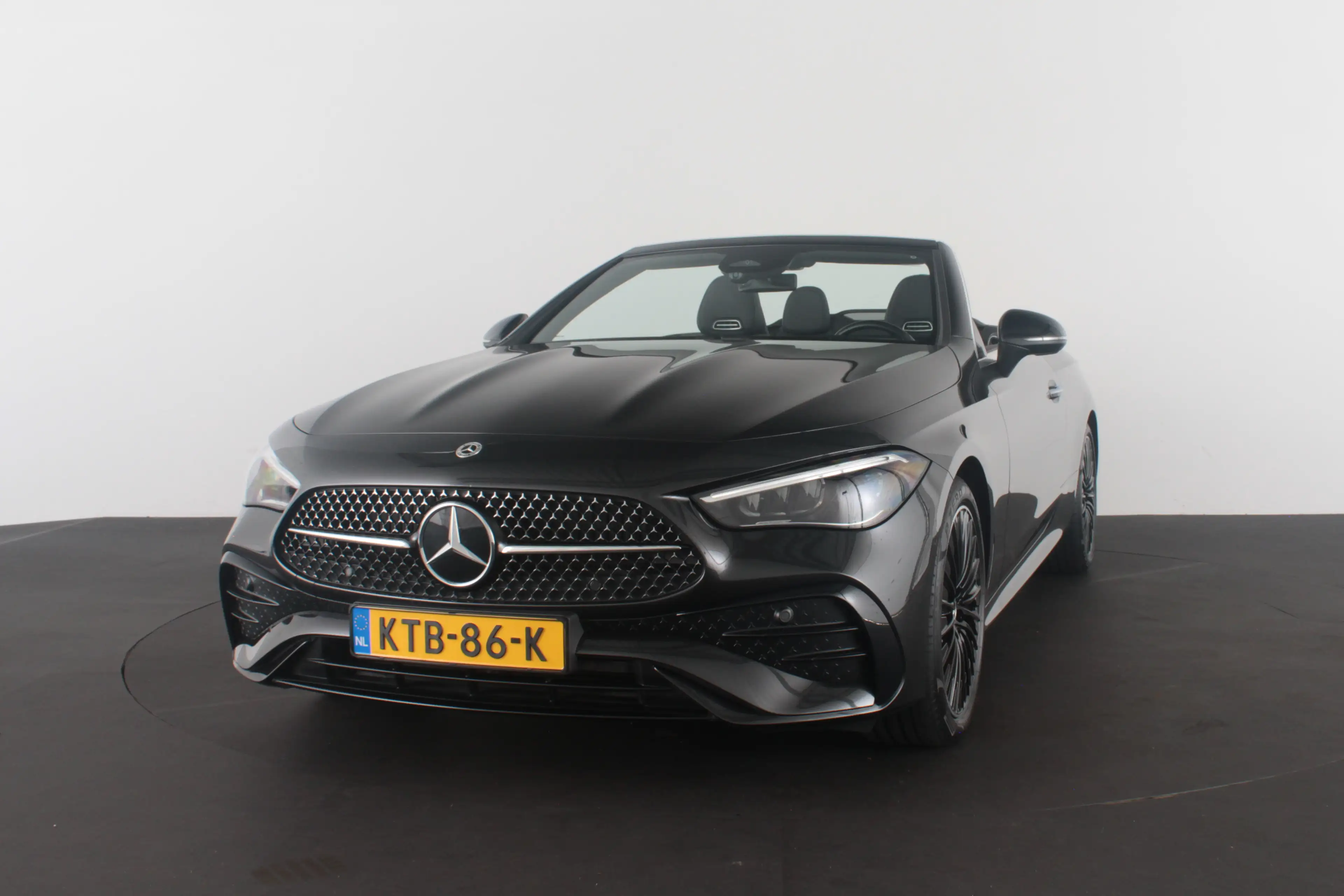 Mercedes-Benz CLE 200 Cabriolet AMG Line Night-pakket/Graphite Grey/Hi — photo 23