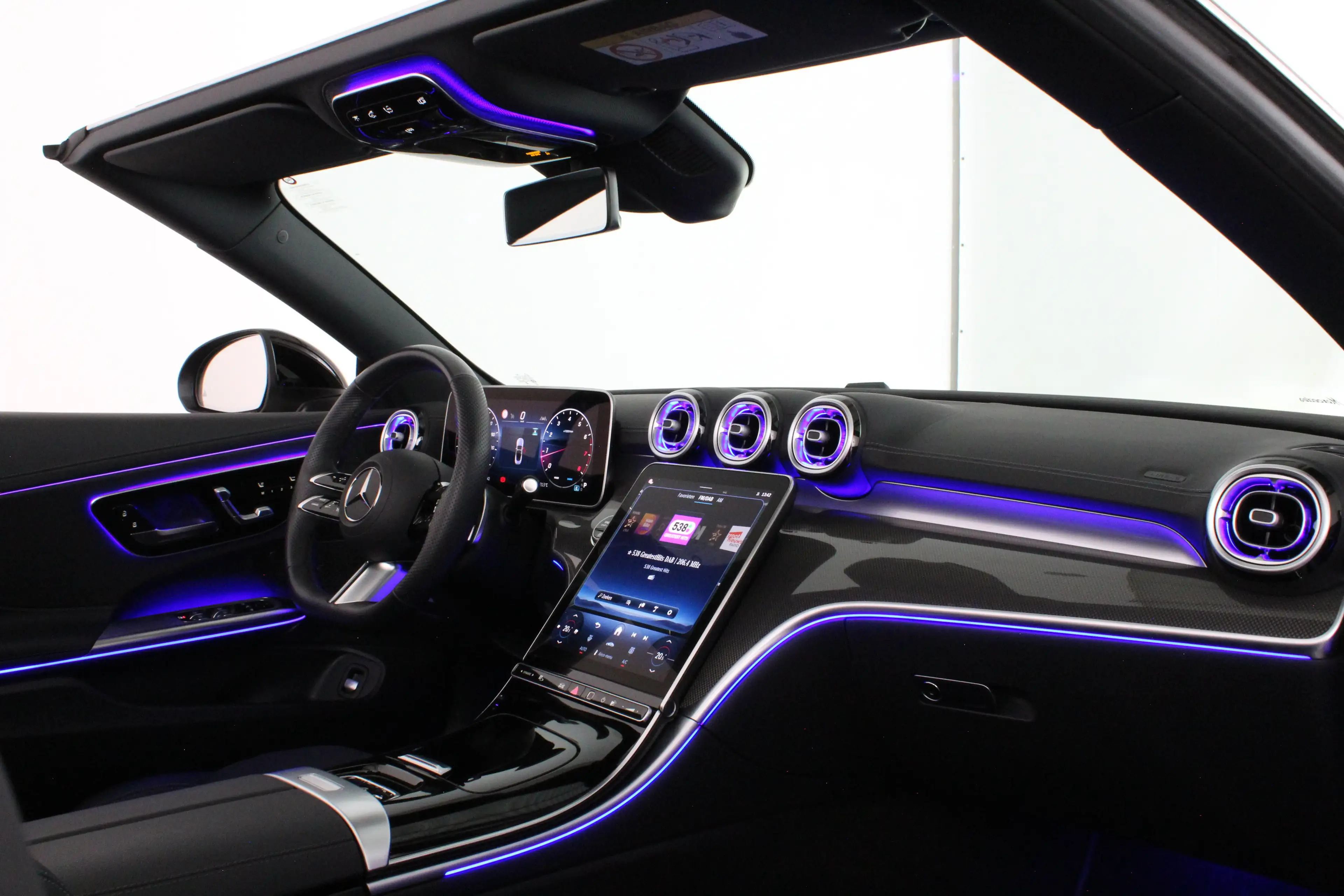 Mercedes-Benz CLE 200 Cabriolet AMG Line Night-pakket/Graphite Grey/Hi — photo 8