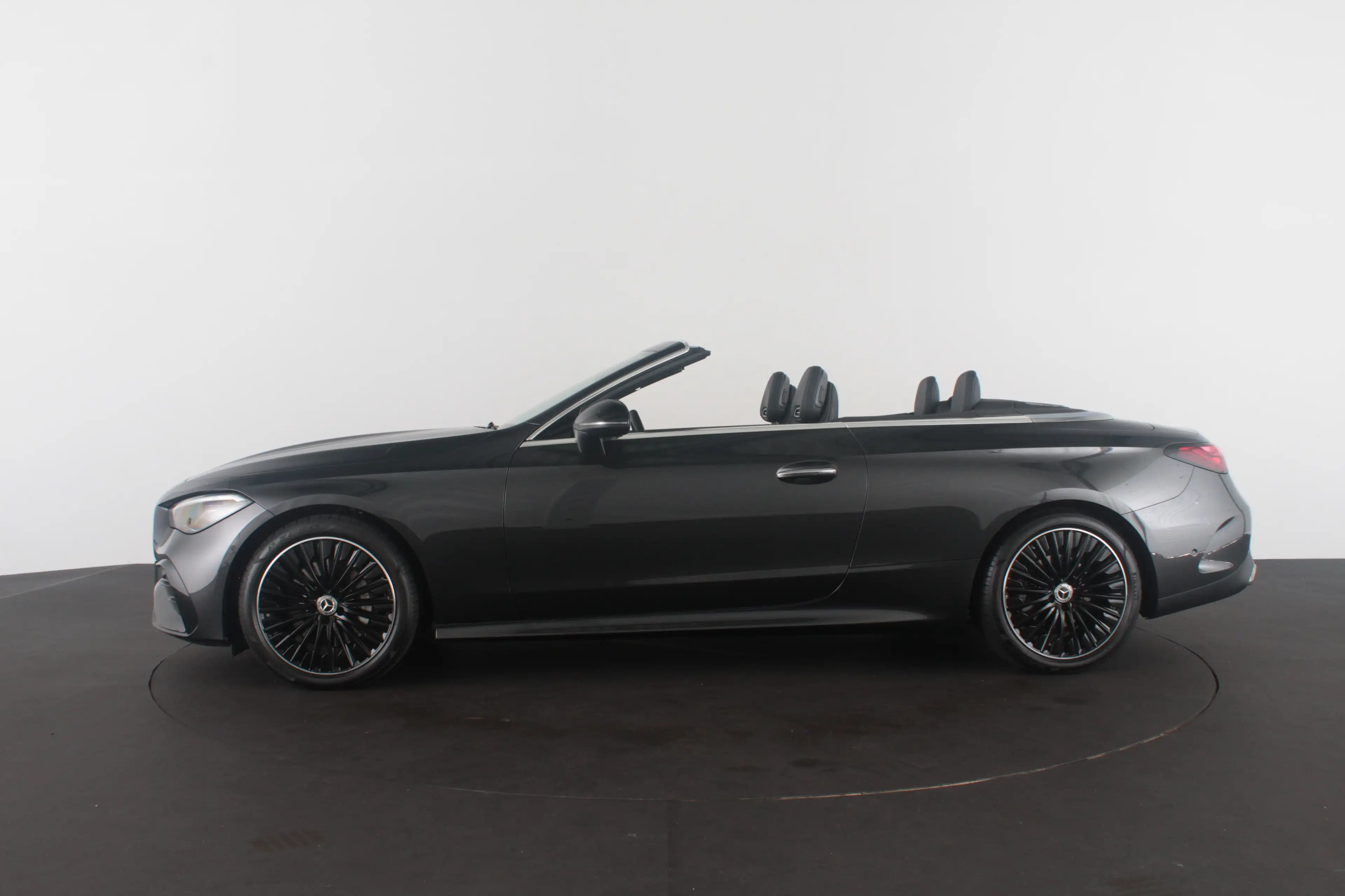 Mercedes-Benz CLE 200 Cabriolet AMG Line Night-pakket/Graphite Grey/Hi — photo 15