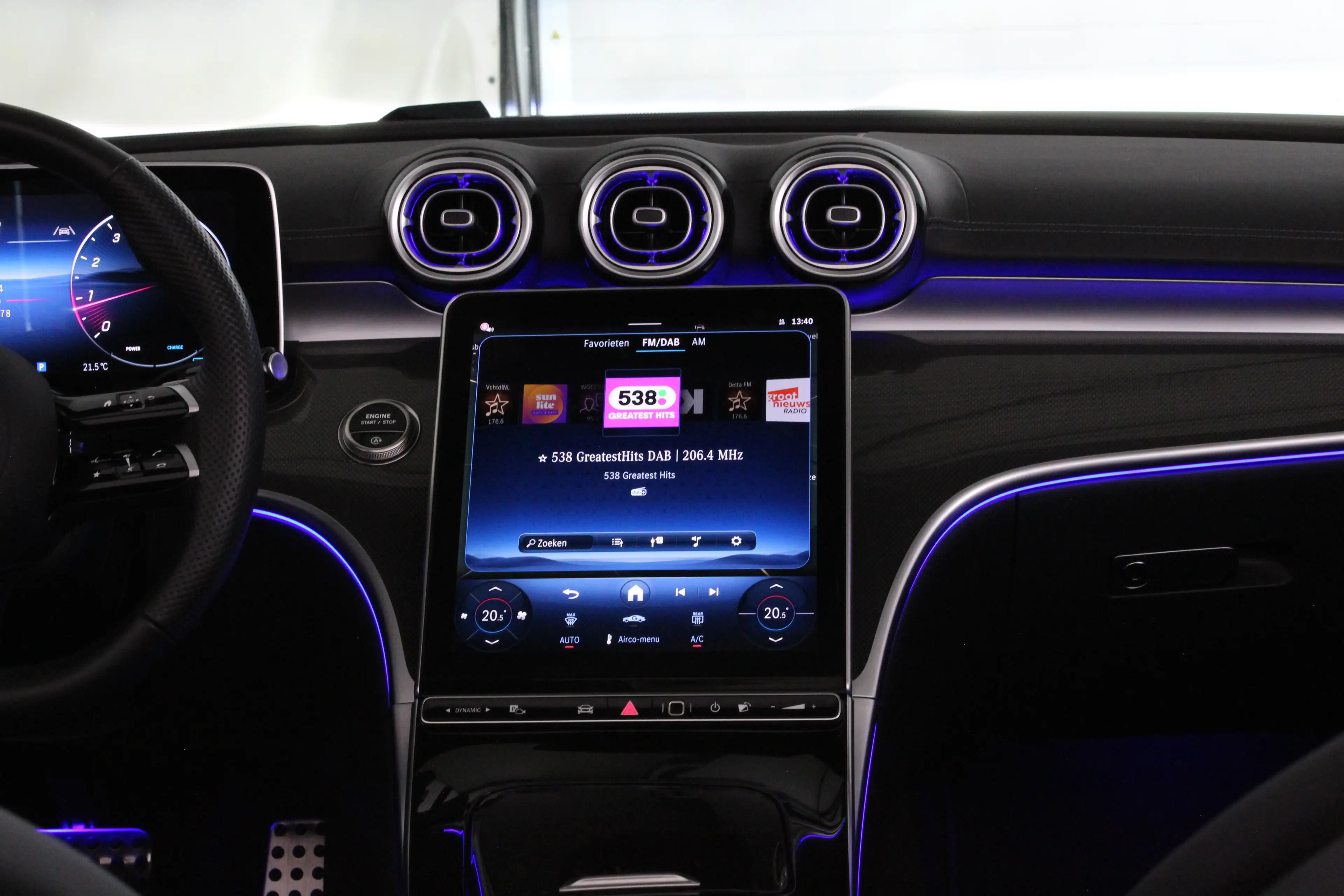 Mercedes-Benz CLE 200 Cabriolet AMG Line Night-pakket/Graphite Grey/Hi — photo 4