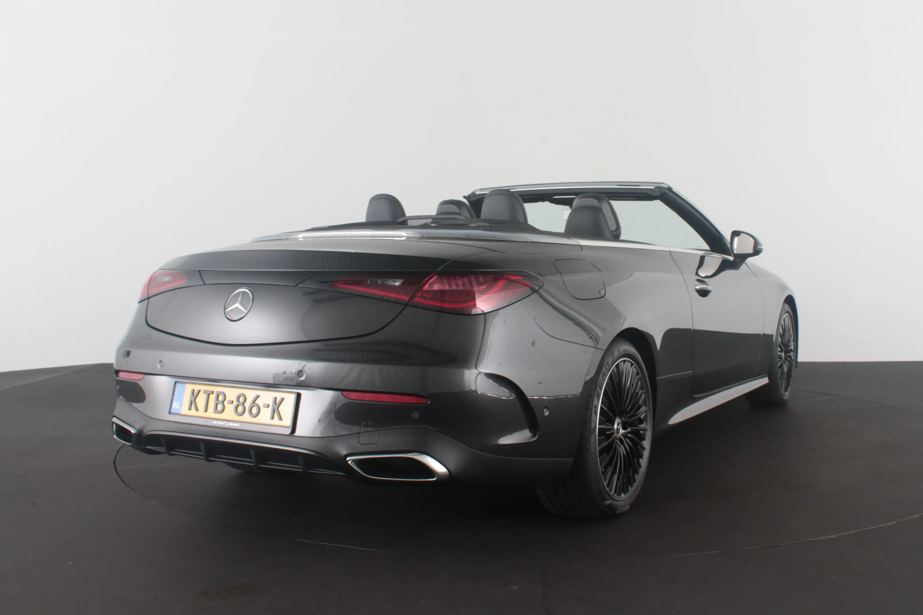 Mercedes-Benz CLE 200 Cabriolet AMG Line Night-pakket/Graphite Grey/Hi — photo 20