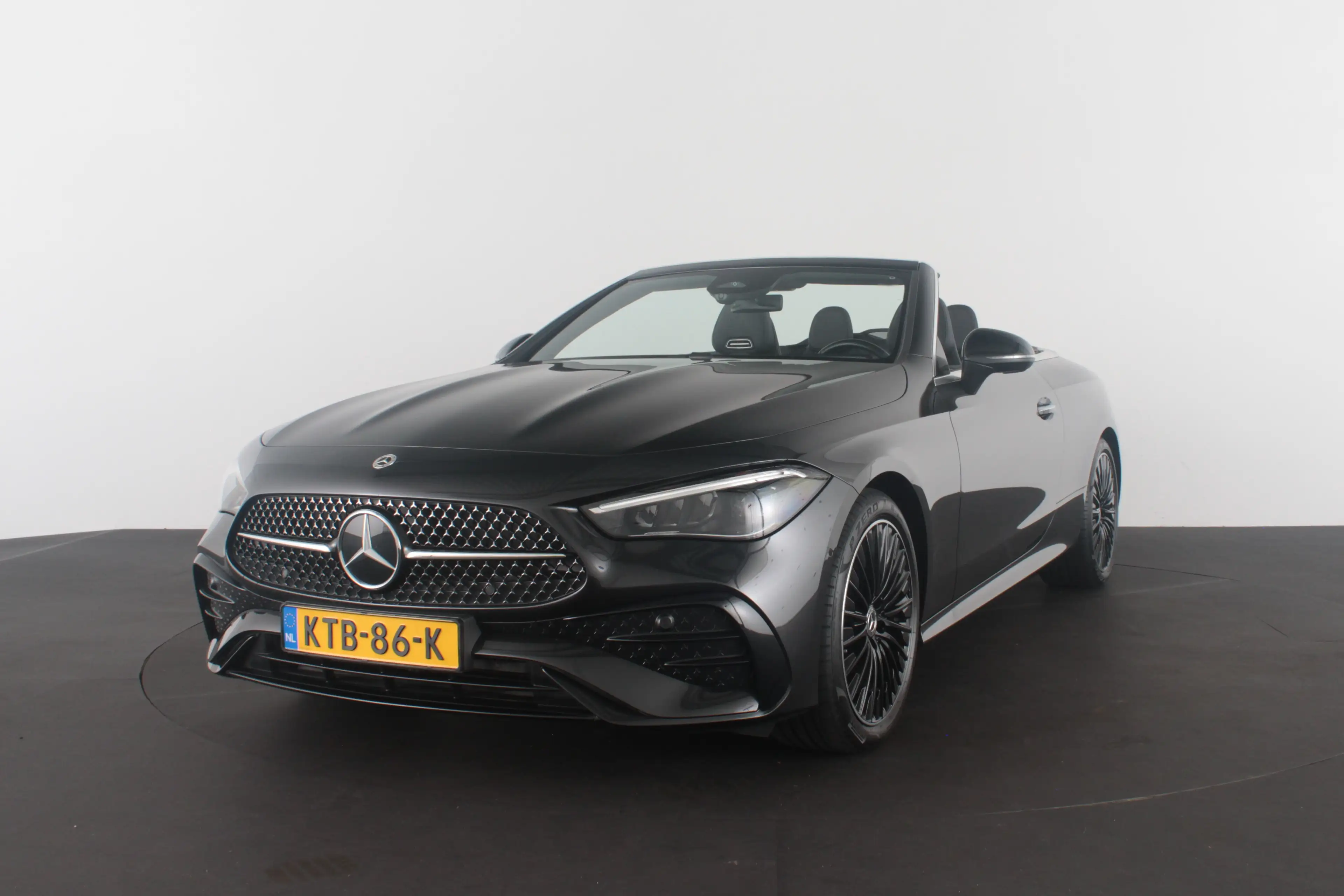 Mercedes-Benz CLE 200 Cabriolet AMG Line Night-pakket/Graphite Grey/Hi — photo 9
