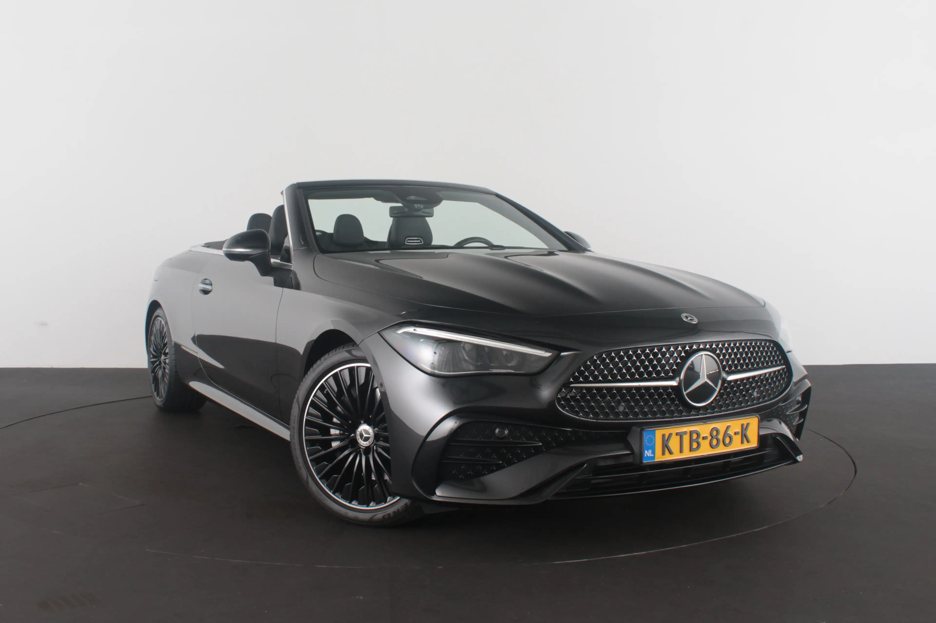 Mercedes-Benz CLE 200 Cabriolet AMG Line Night-pakket/Graphite Grey/Hi — photo 3