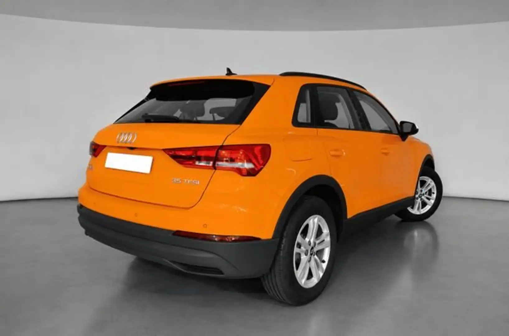 Audi Q3 City Line 35 TFSI 110 kW (150 CV) S tronic Naranja - 2