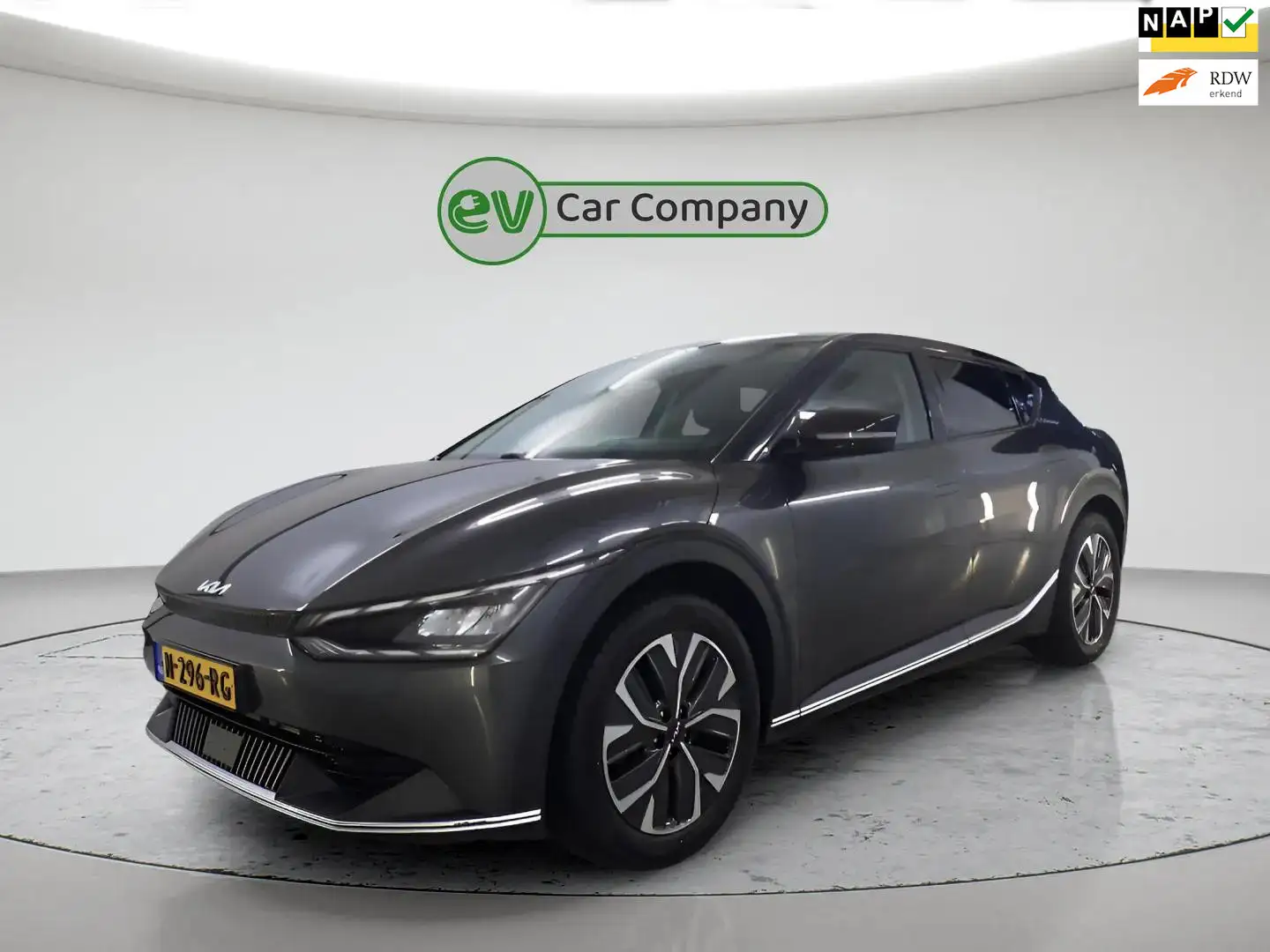 Kia EV6 58 kWh | SOH 98% | Trekhaak | Camera | Stoel- en s Grau - 1