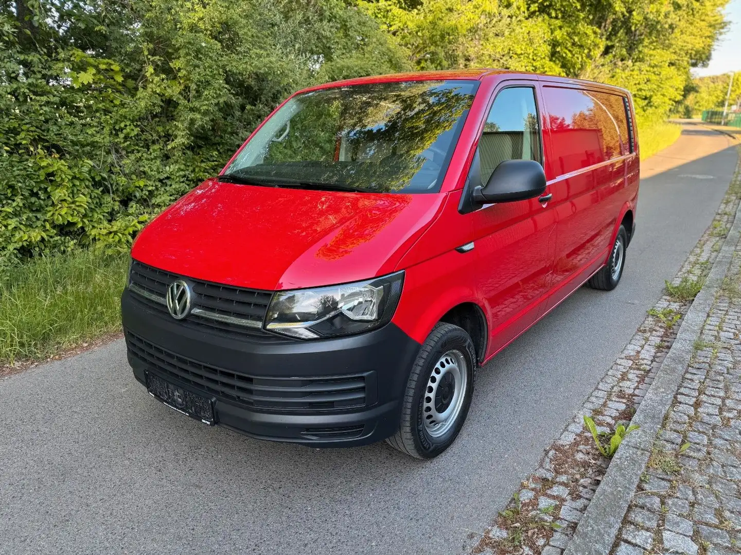 Volkswagen T6 Transporter T6 L2H1 2.0TDI 140PS Klima AHK Sitzheizung - 1