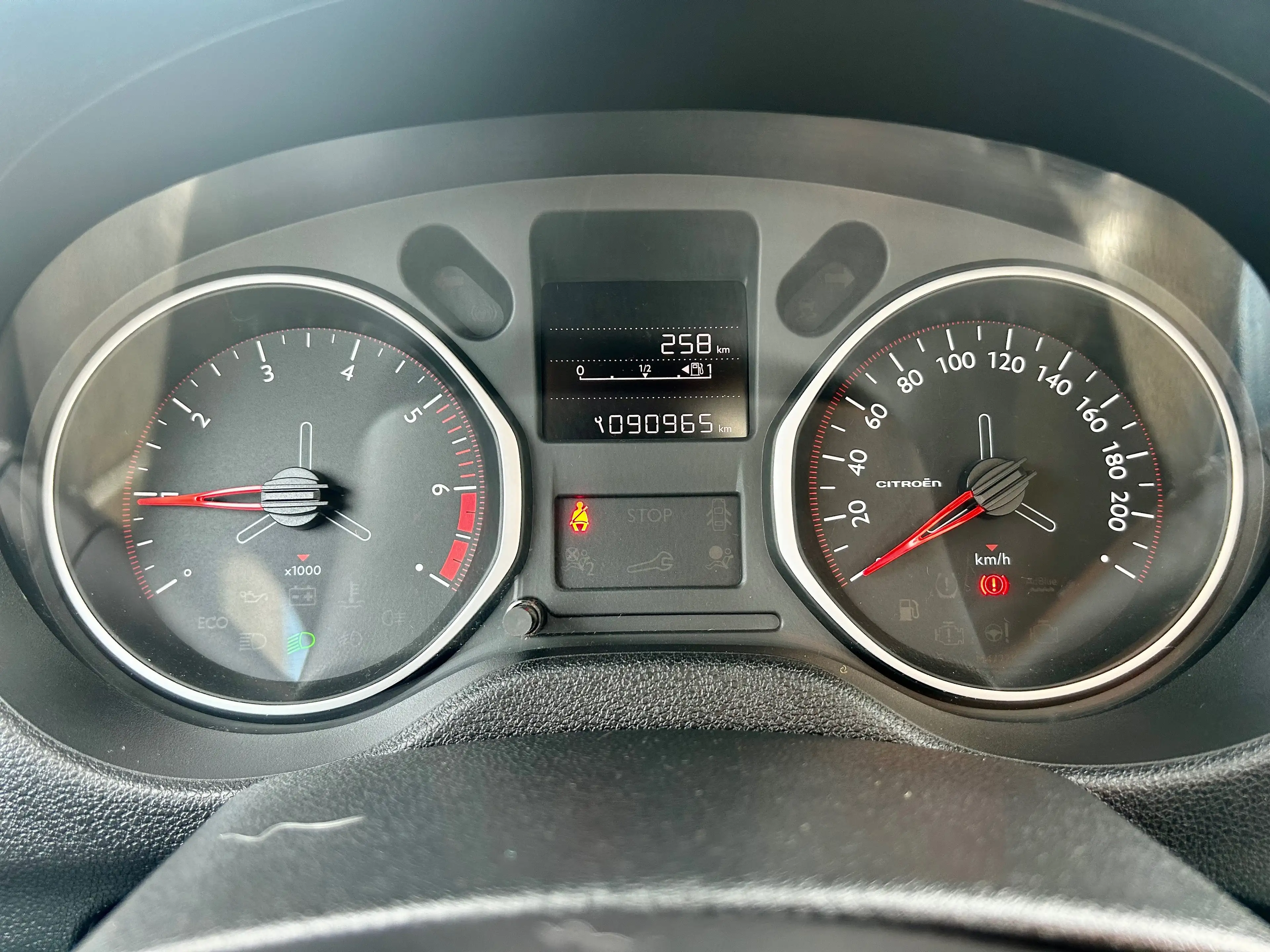 Citroen C-Elysée 1.2i*VTI-S*1er PROP*0492/249614*CAMERA*GPS*AIRCO AUTO*PDC*CAR-PLAY* — photo 12