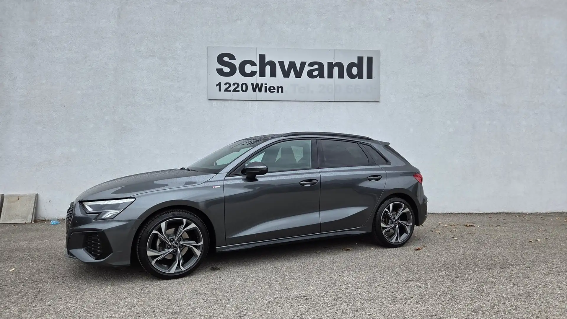 Audi A3 35 TFSI S line exterieur Grau - 2