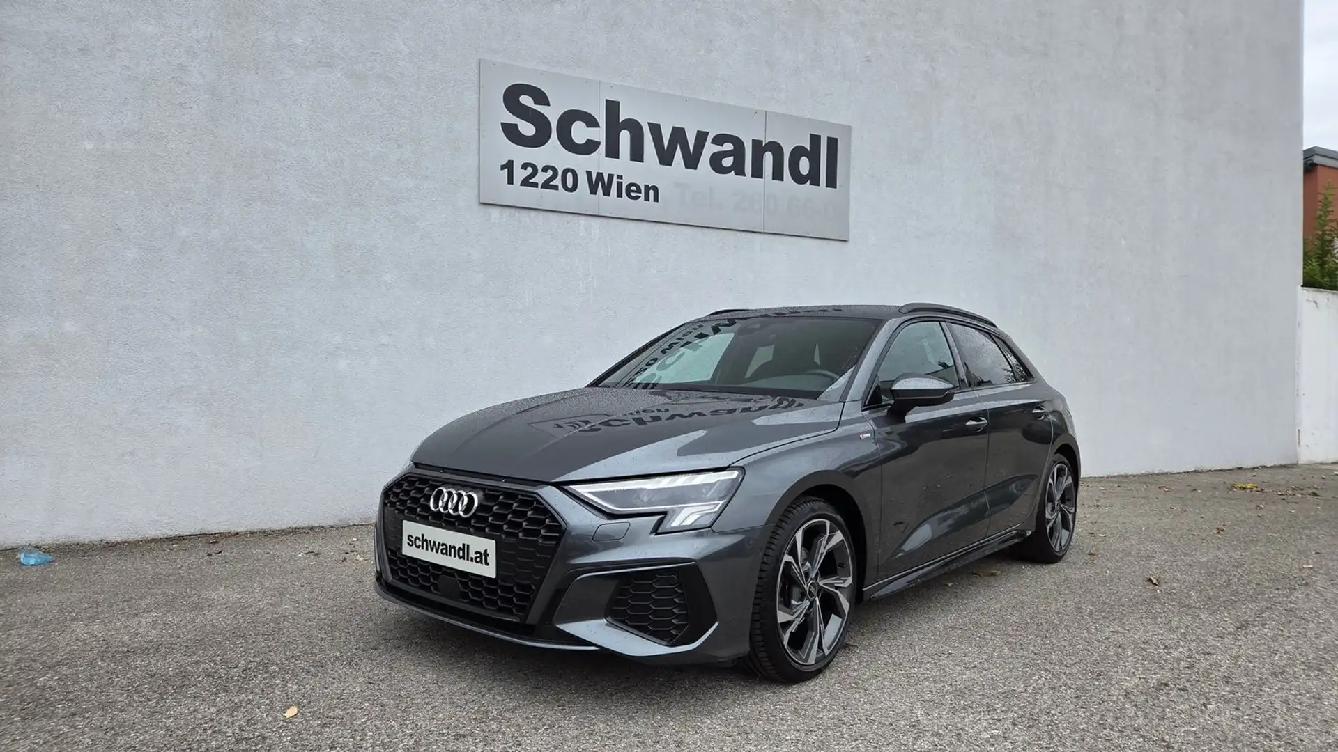 Audi A3 35 TFSI S line exterieur Grau - 1