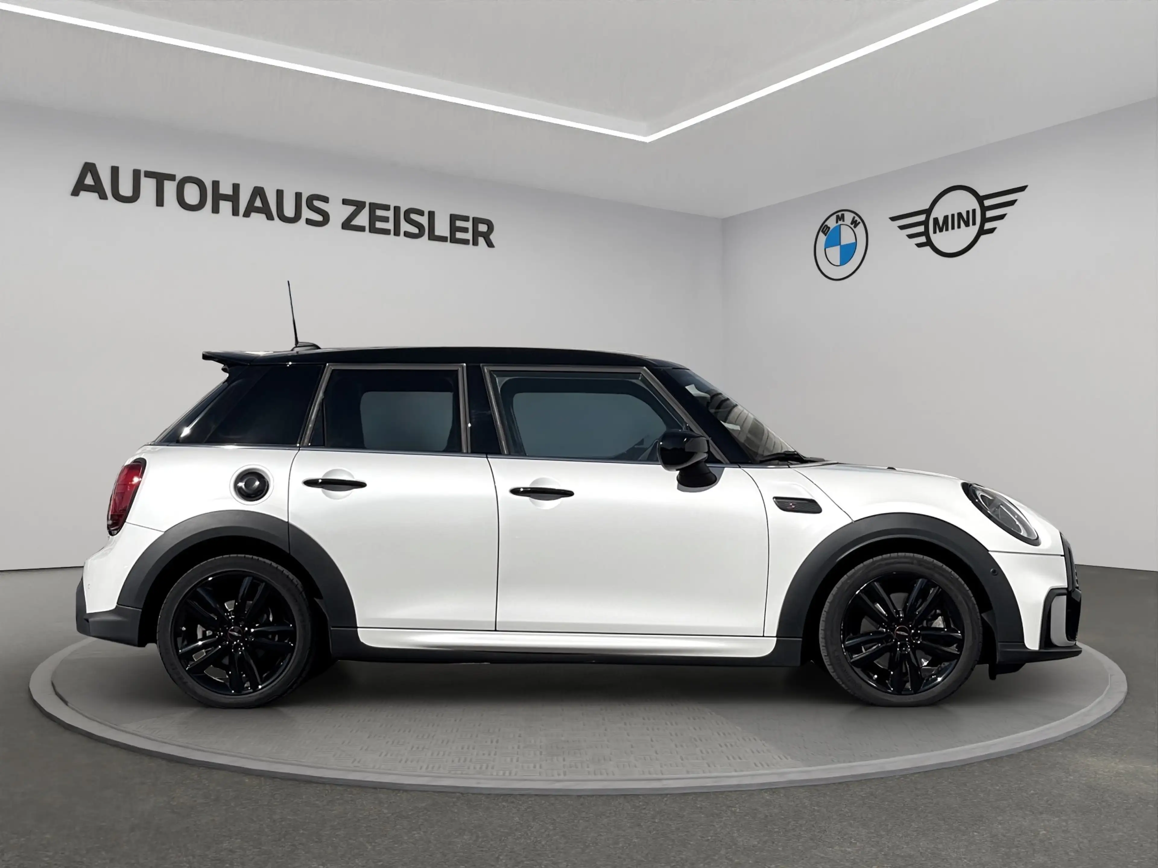 MINI Cooper S 5-Türer JCW-AERO-KIT Head-Up PanoDach Rückfahrkame — photo 3