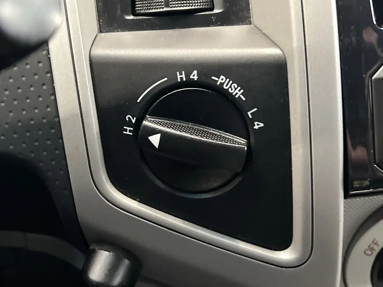 Toyota Tacoma снимка Toyota Tacoma