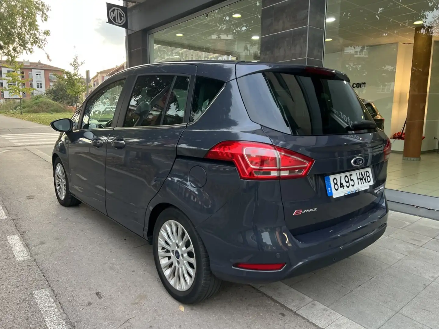 Ford B-Max 1.6TDCi Titanium 95 Gris - 2