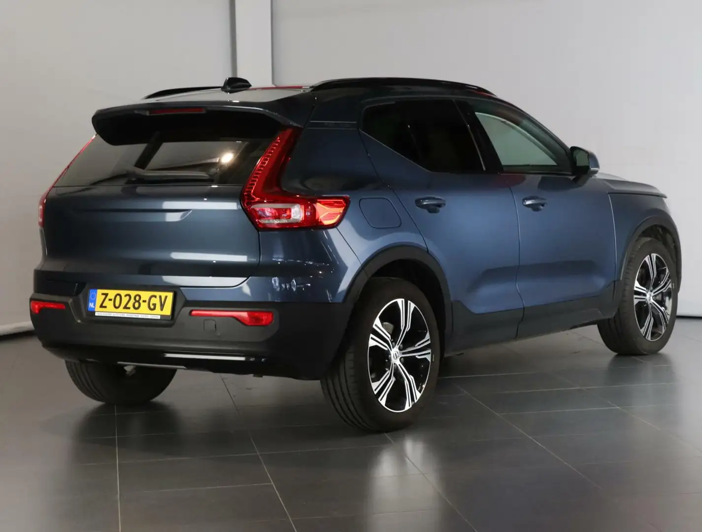 Volvo XC40 1.5 T4 Recharge R-Design Expression Blu/Azzurro - 2