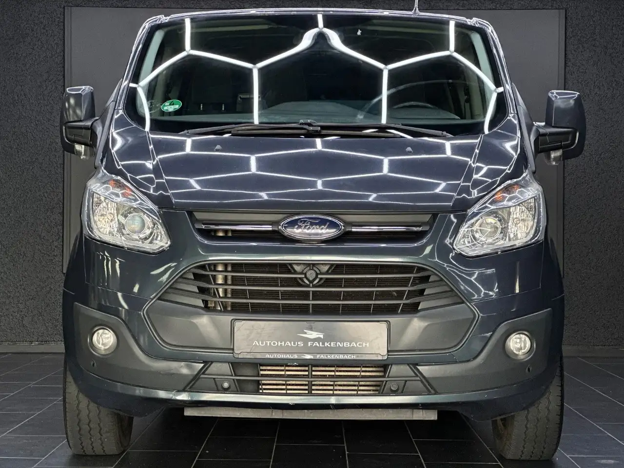 FORD TOURNEO CUSTOM 155CH - L2 - 9 PLACES - BVM - CAMÉRA DE RECUL - ATTELAGE FIXE