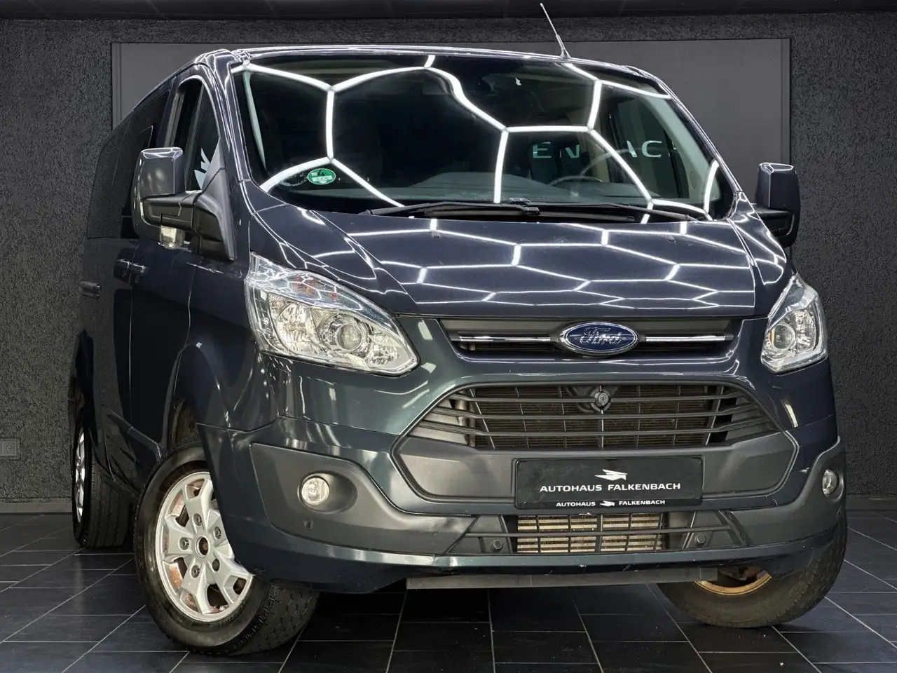 FORD TOURNEO CUSTOM 155CH - L2 - 9 PLACES - BVM - CAMÉRA DE RECUL - ATTELAGE FIXE