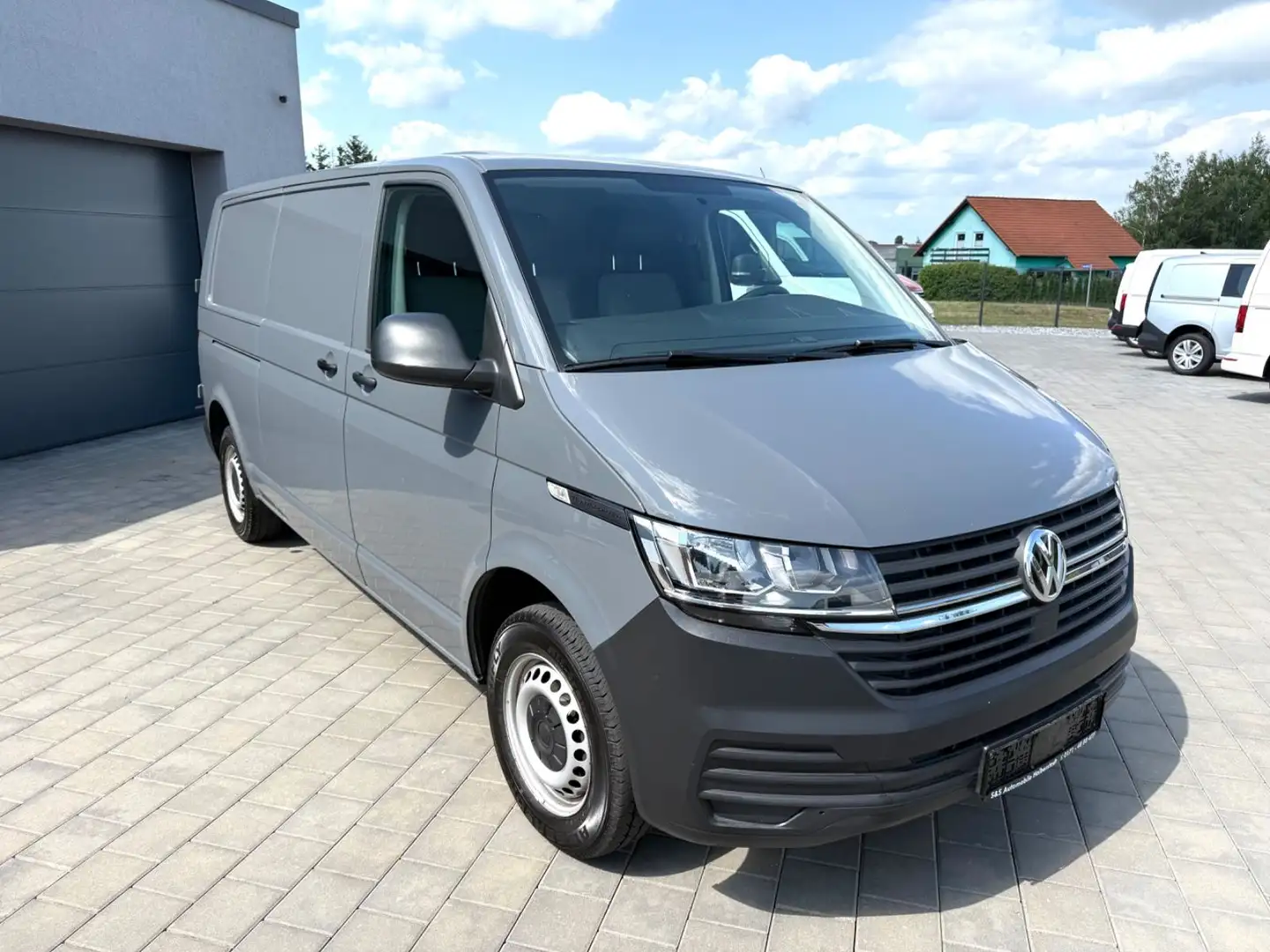 Volkswagen T6 Transporter T6.1 Transporter Lang Kasten 1.Hand LKW 3Sitze Grau - 1