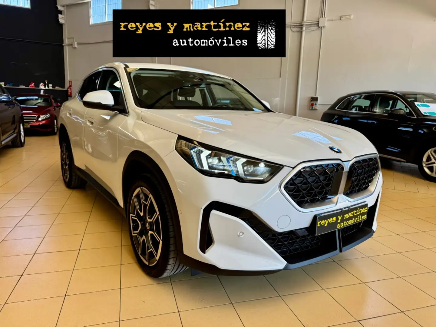 BMW X2 sDrive 18dA Business Blanco - 2
