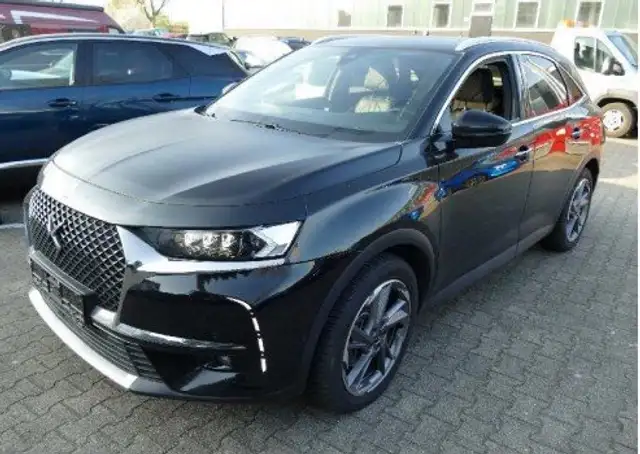 DS Automobiles DS 7 Crossback view 2