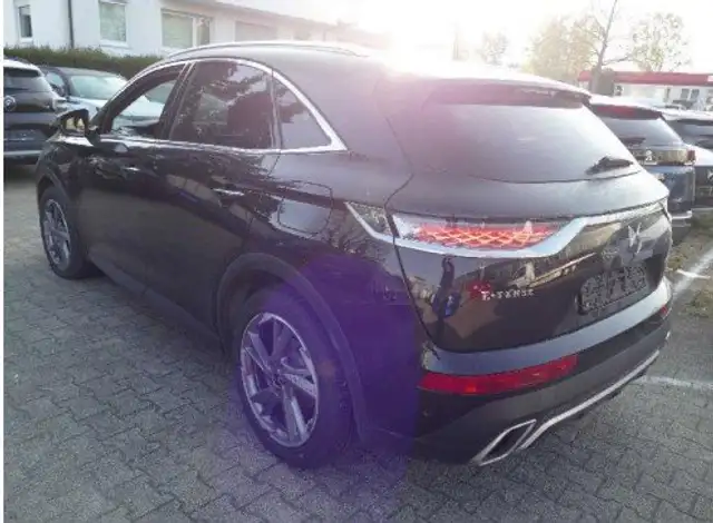 DS Automobiles DS 7 Crossback view 3