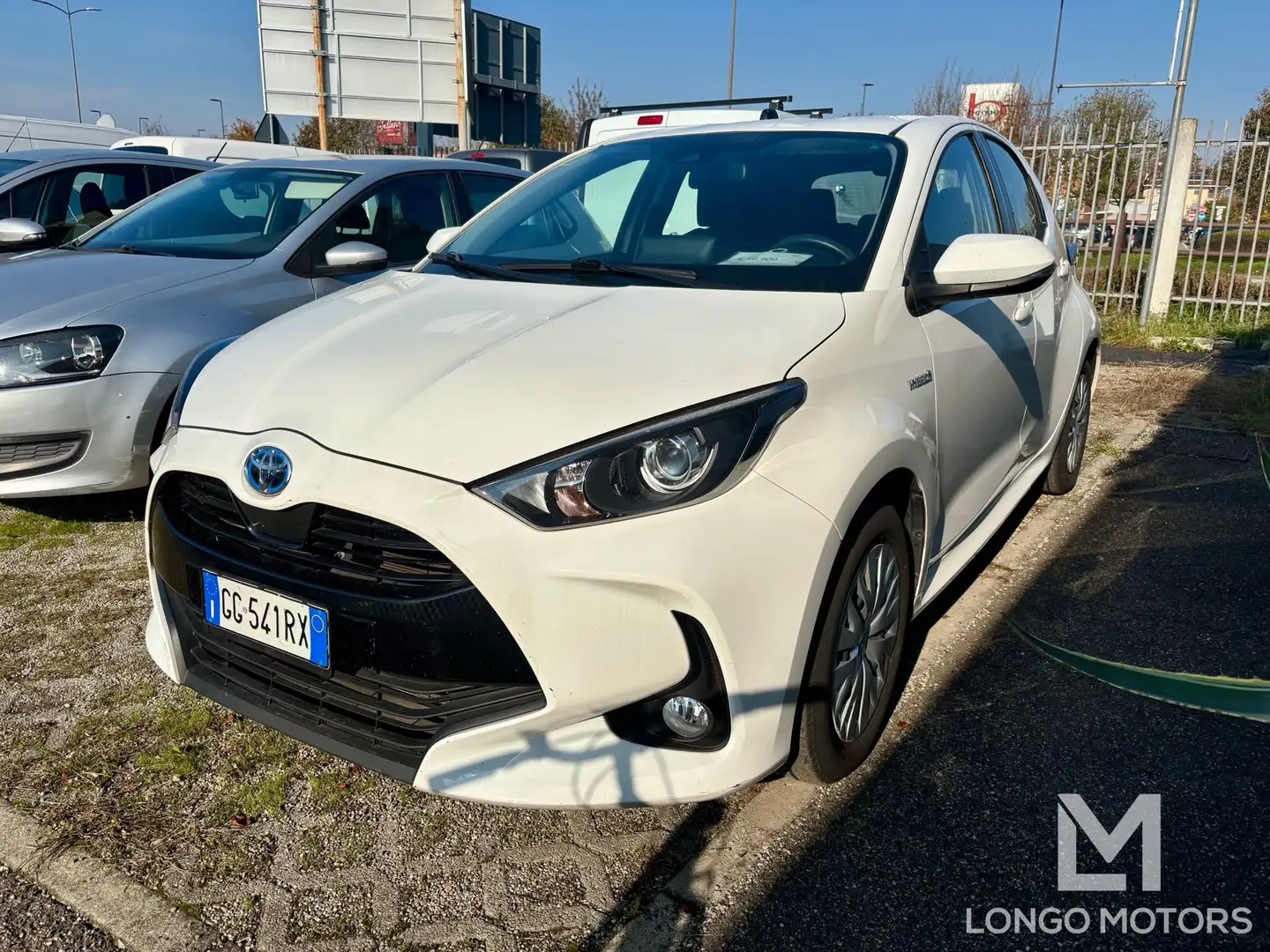 Toyota Yaris Hybrid 1.5 Business PREZZO REALE Bianco - 1