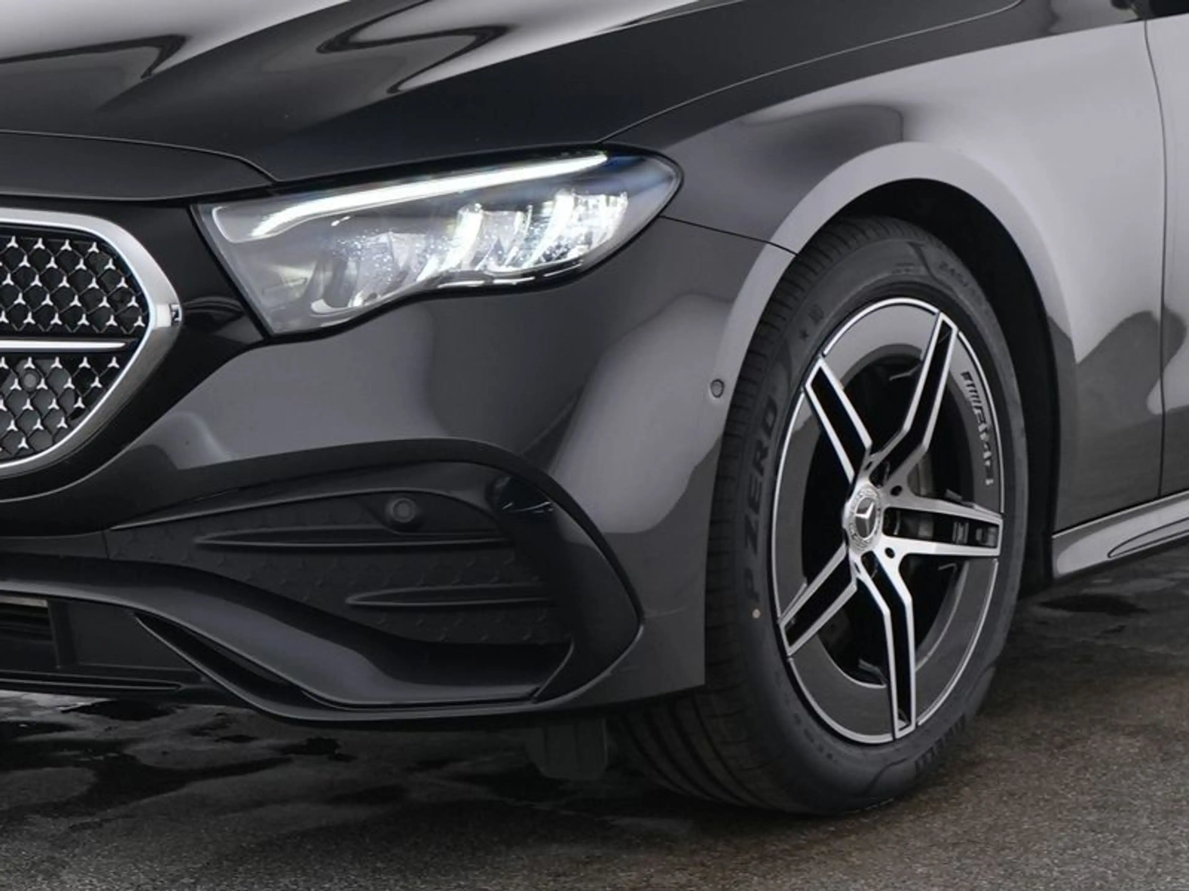 Mercedes-Benz E 220 d AMG Night-Paket Panorama DIS Totw. Kamer — photo 6