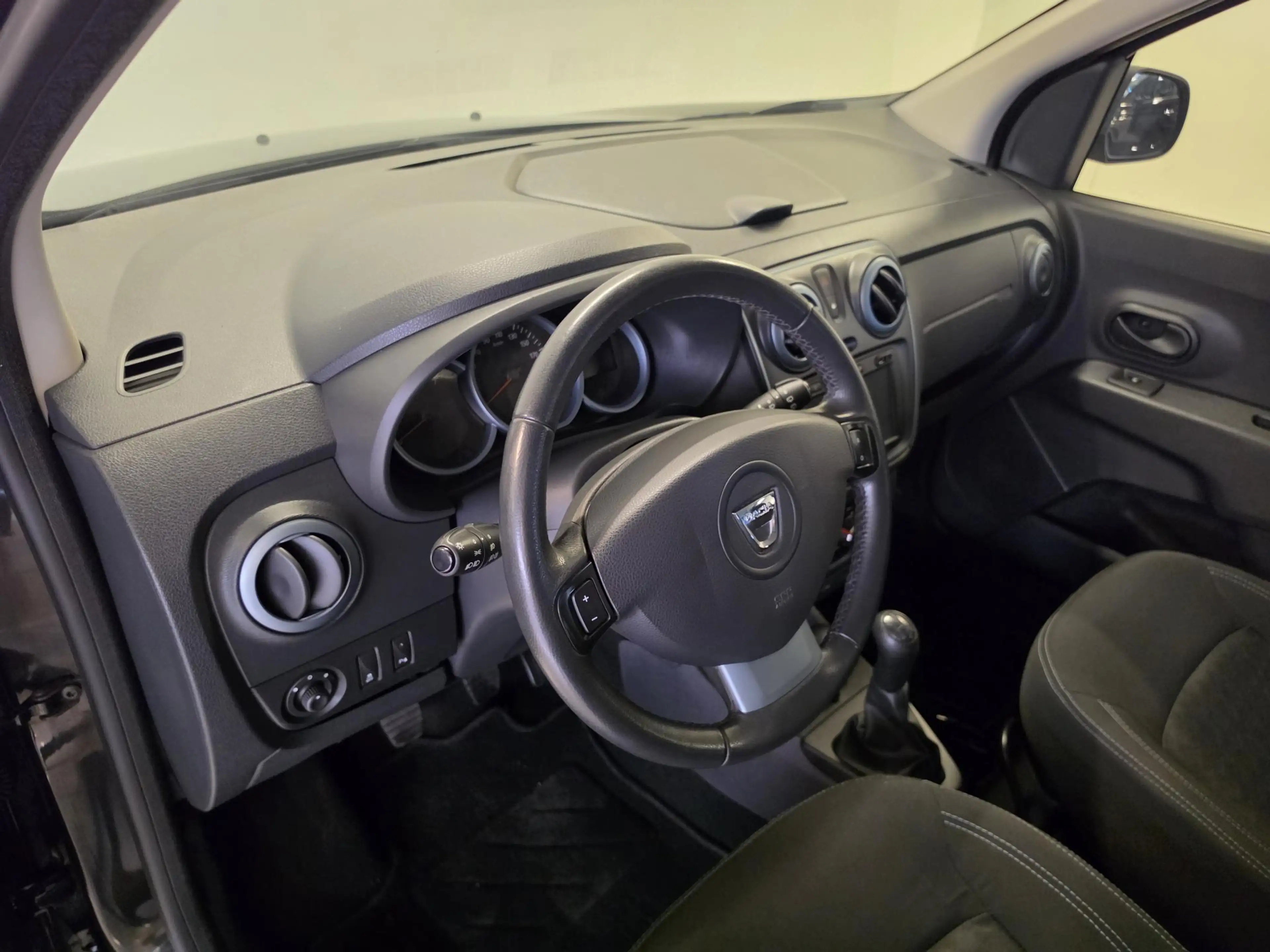 Dacia Lodgy 1.2 TCe Stepway 5p. | Navigatie | Parkeersensoren — photo 23