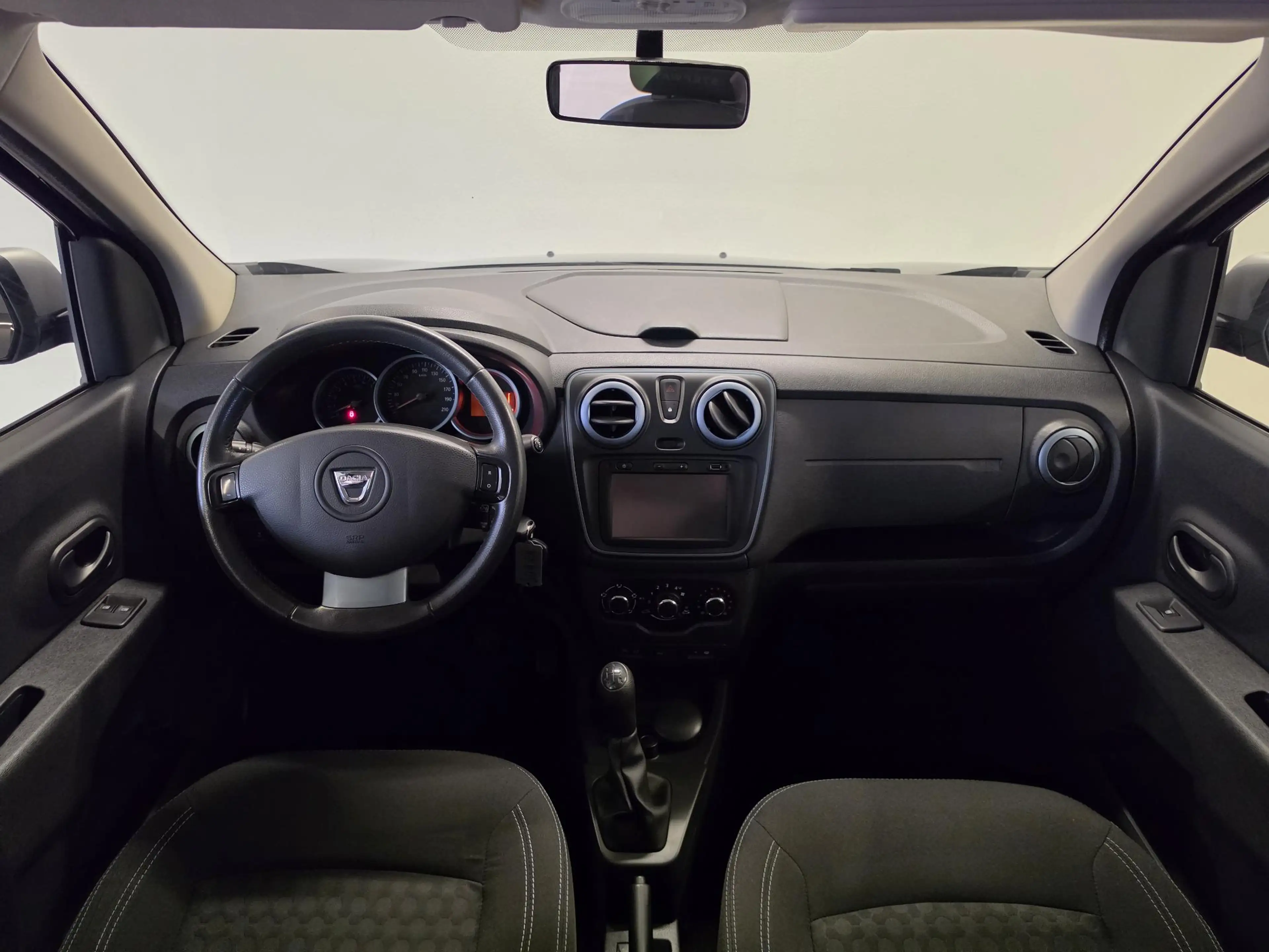 Dacia Lodgy 1.2 TCe Stepway 5p. | Navigatie | Parkeersensoren — photo 6