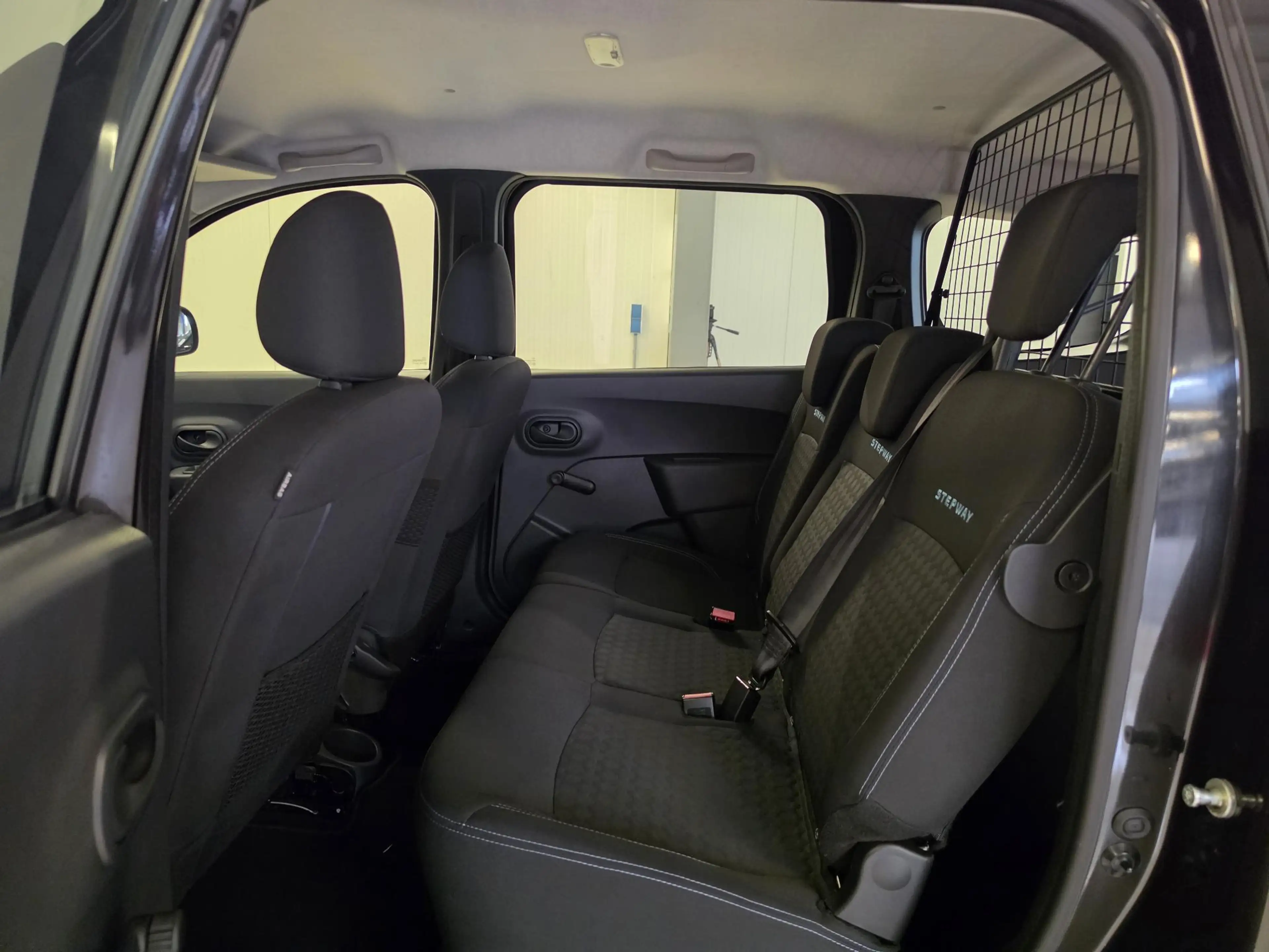 Dacia Lodgy 1.2 TCe Stepway 5p. | Navigatie | Parkeersensoren — photo 11