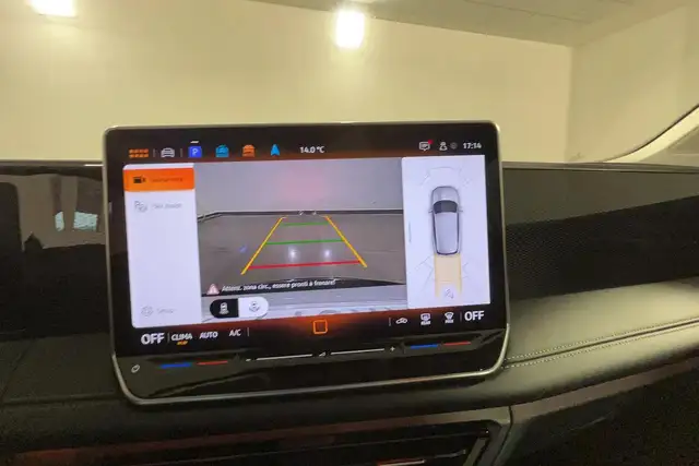 Volkswagen Tiguan view 12
