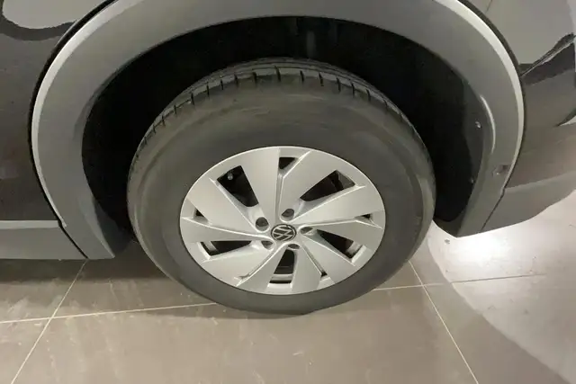 Volkswagen Tiguan view 14