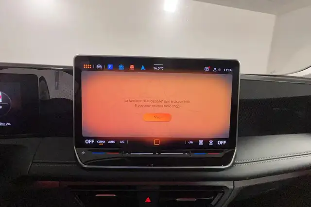 Volkswagen Tiguan view 13