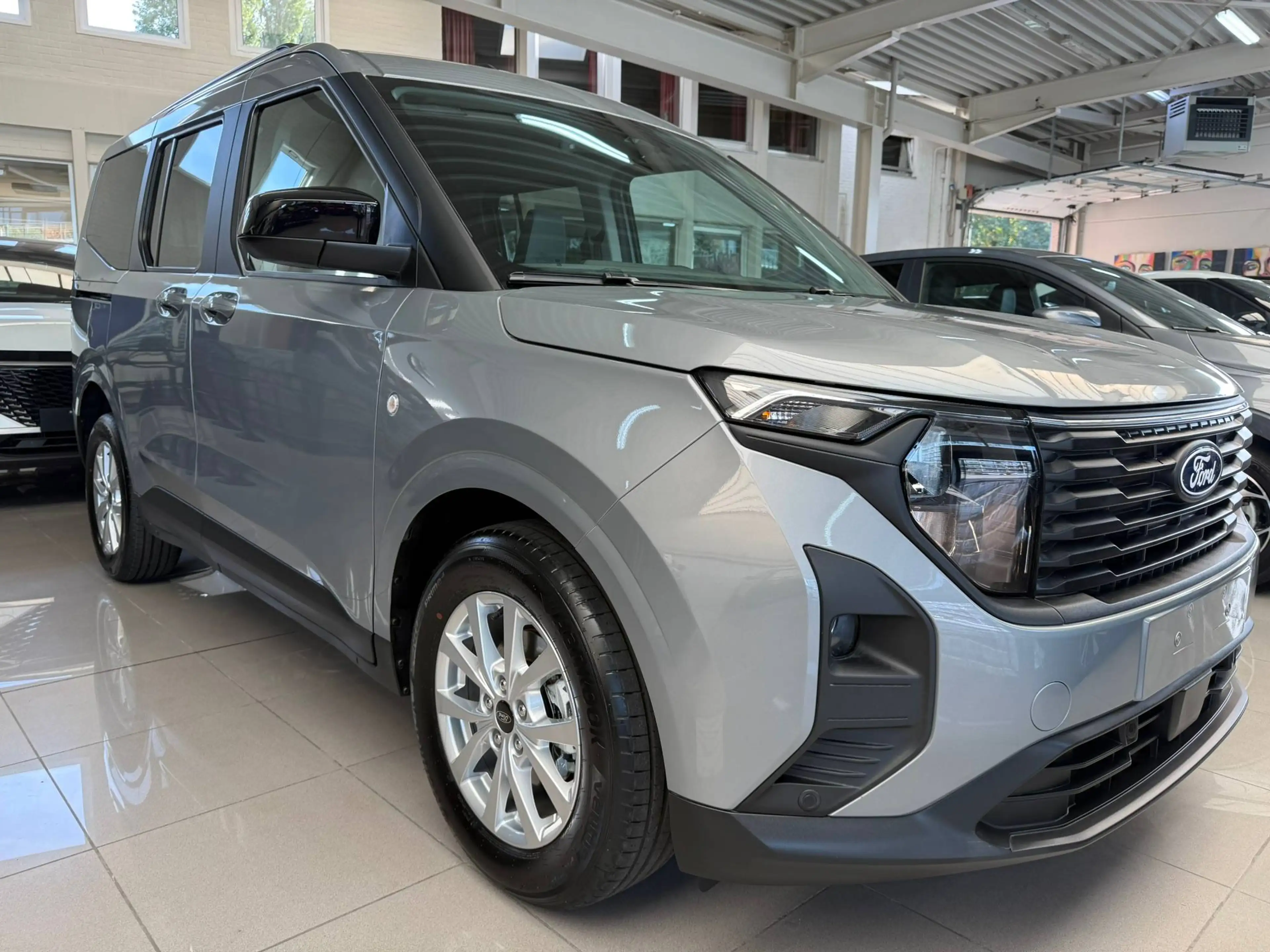 Ford Tourneo Courier Titanium 125pk Automaat A7 + Winter Pack/CAMERA - NIEUW !! — photo 10