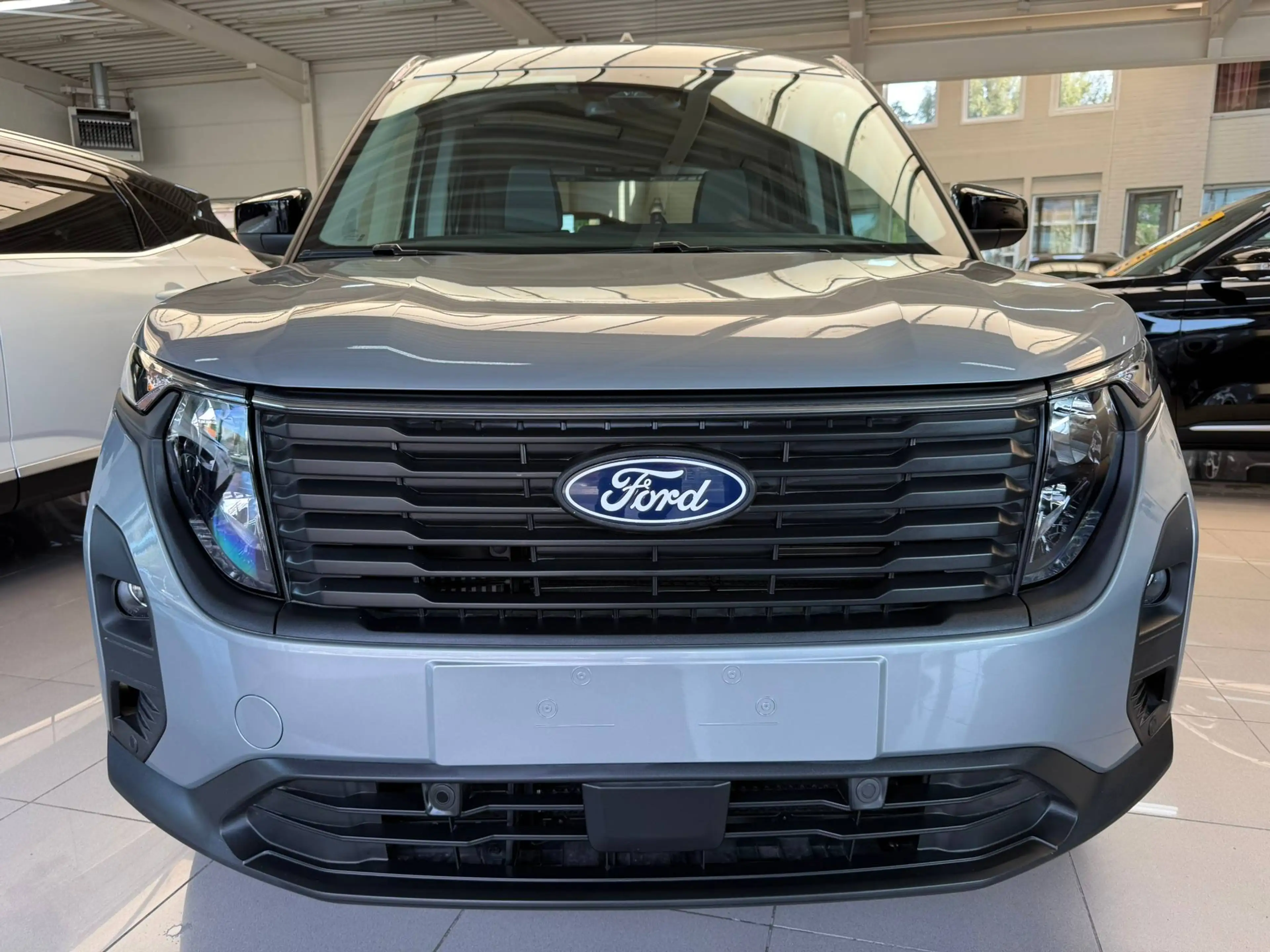 Ford Tourneo Courier Titanium 125pk Automaat A7 + Winter Pack/CAMERA - NIEUW !! — photo 2