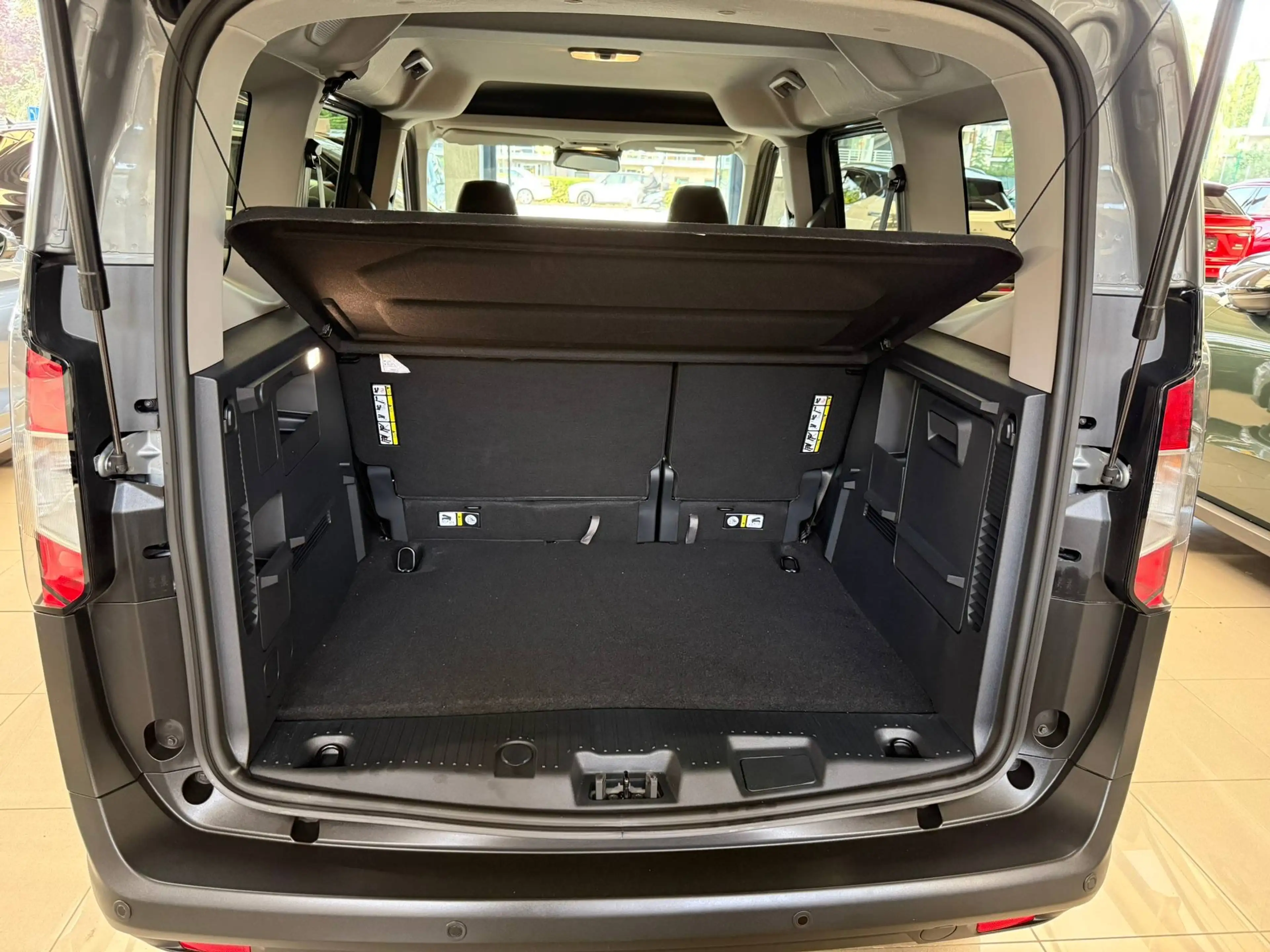 Ford Tourneo Courier Titanium 125pk Automaat A7 + Winter Pack/CAMERA - NIEUW !! — photo 14