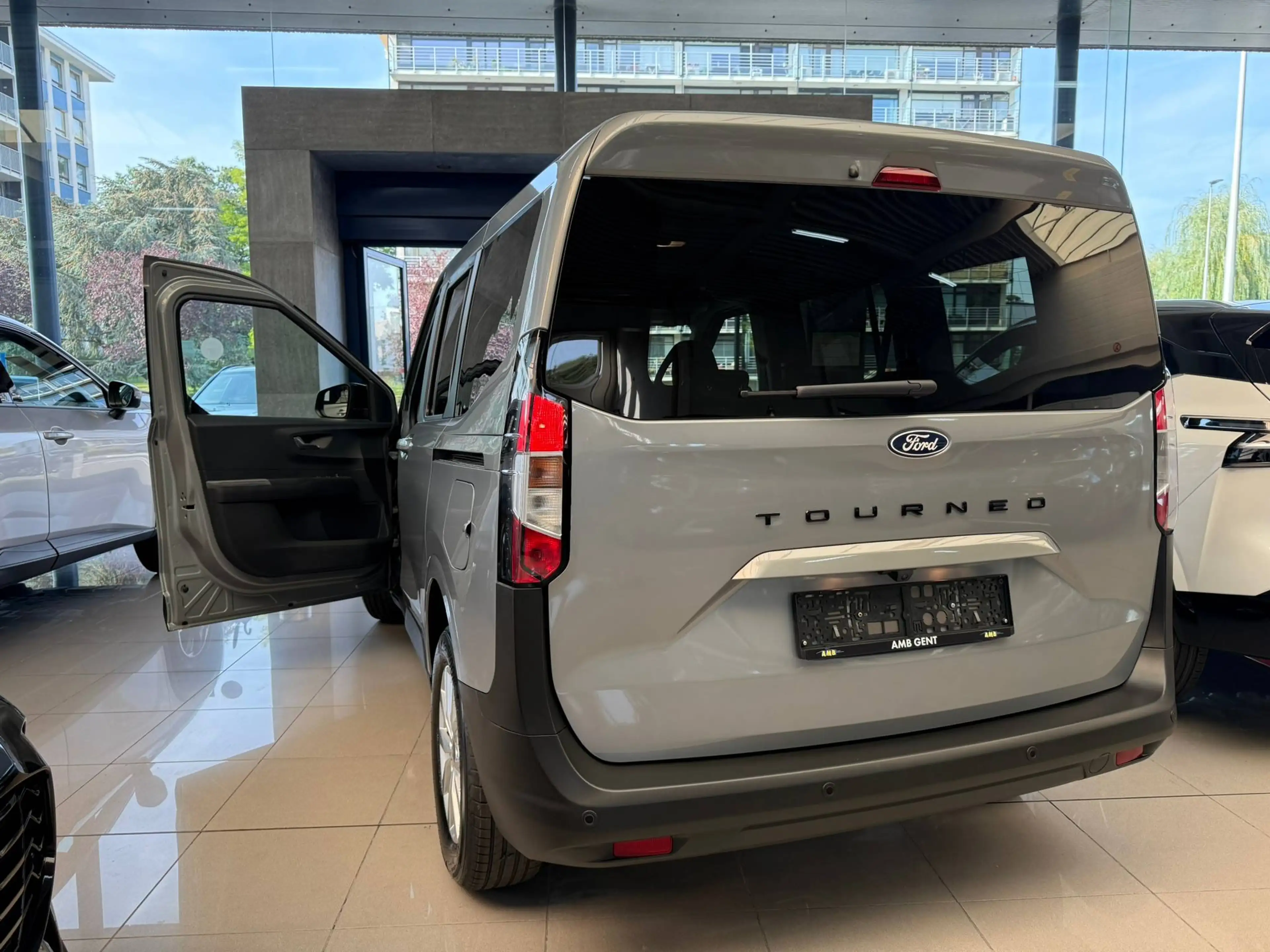 Ford Tourneo Courier Titanium 125pk Automaat A7 + Winter Pack/CAMERA - NIEUW !! — photo 7