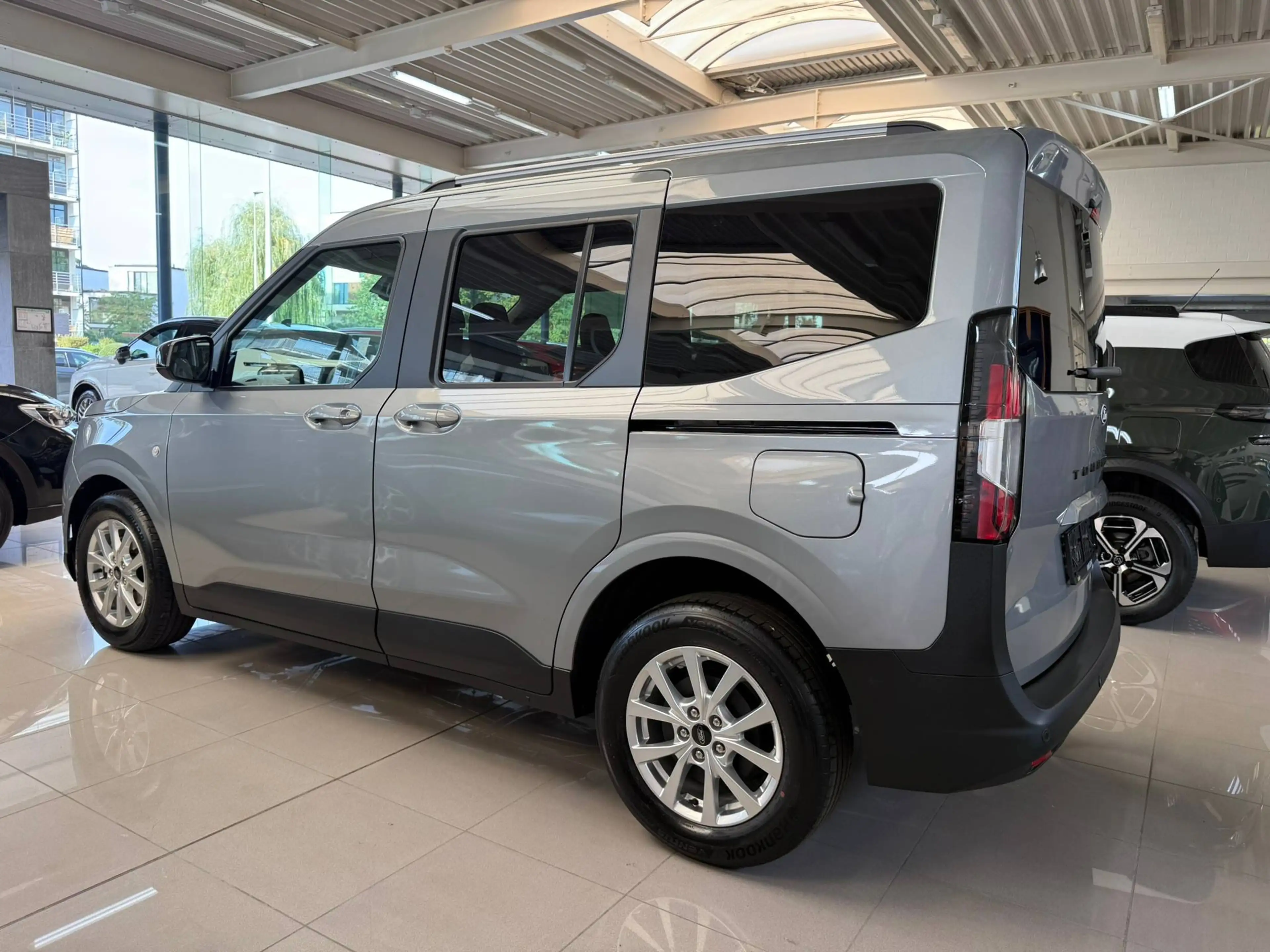Ford Tourneo Courier Titanium 125pk Automaat A7 + Winter Pack/CAMERA - NIEUW !! — photo 8