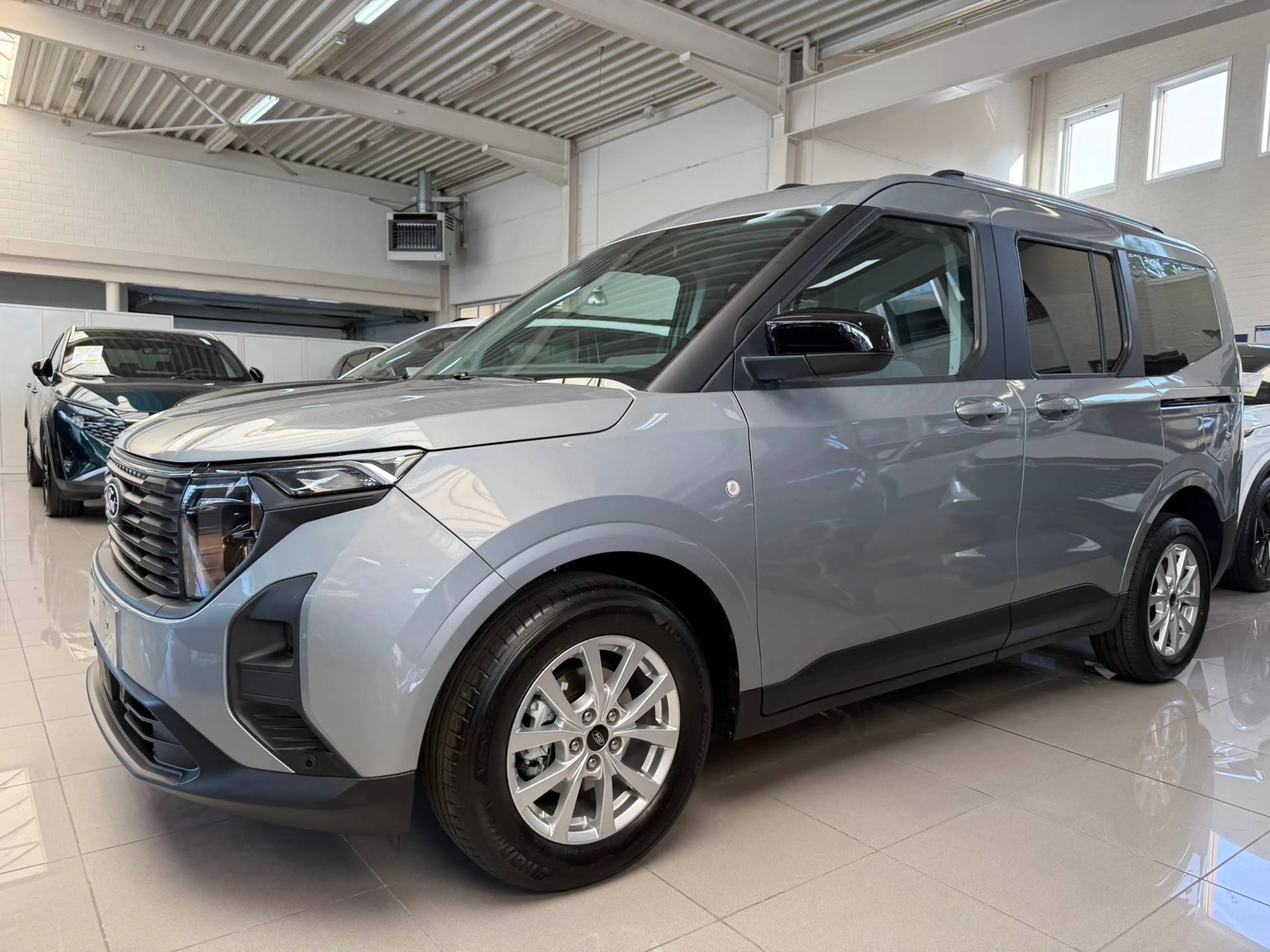 Ford Tourneo Courier Titanium 125pk Automaat A7 + Winter Pack/CAMERA - NIEUW !! — photo 5
