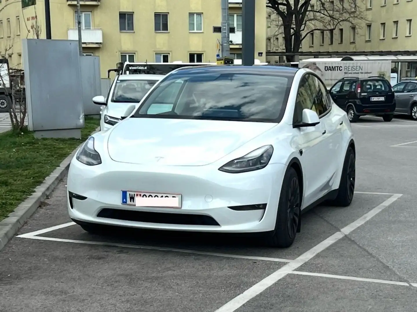 Tesla Model Y Model Y AWD 79kWh Performance Performance Weiß - 1