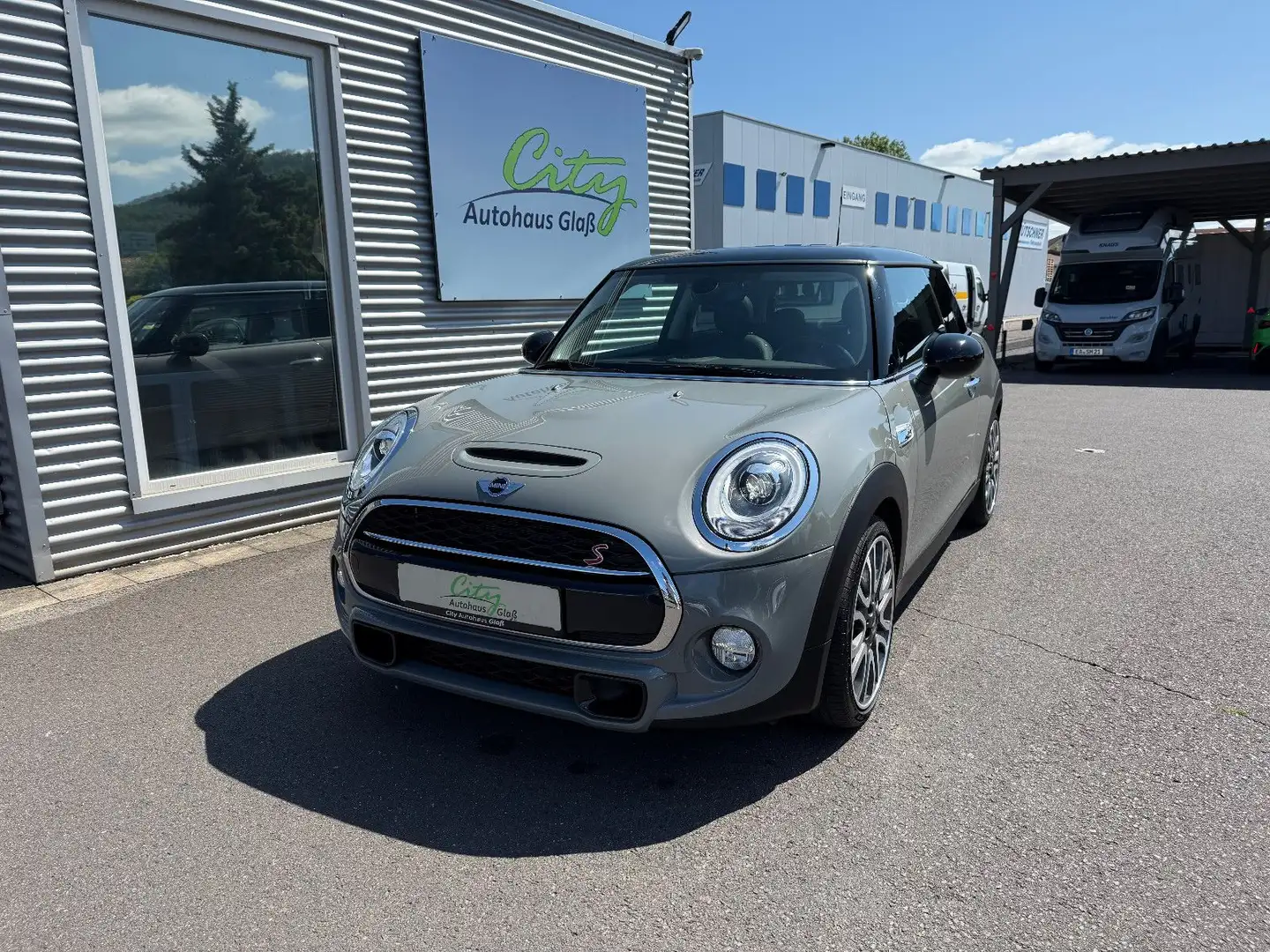 MINI Cooper S Chili +LED+PanDach+SHZ+Navi+20Tkm Gris - 1