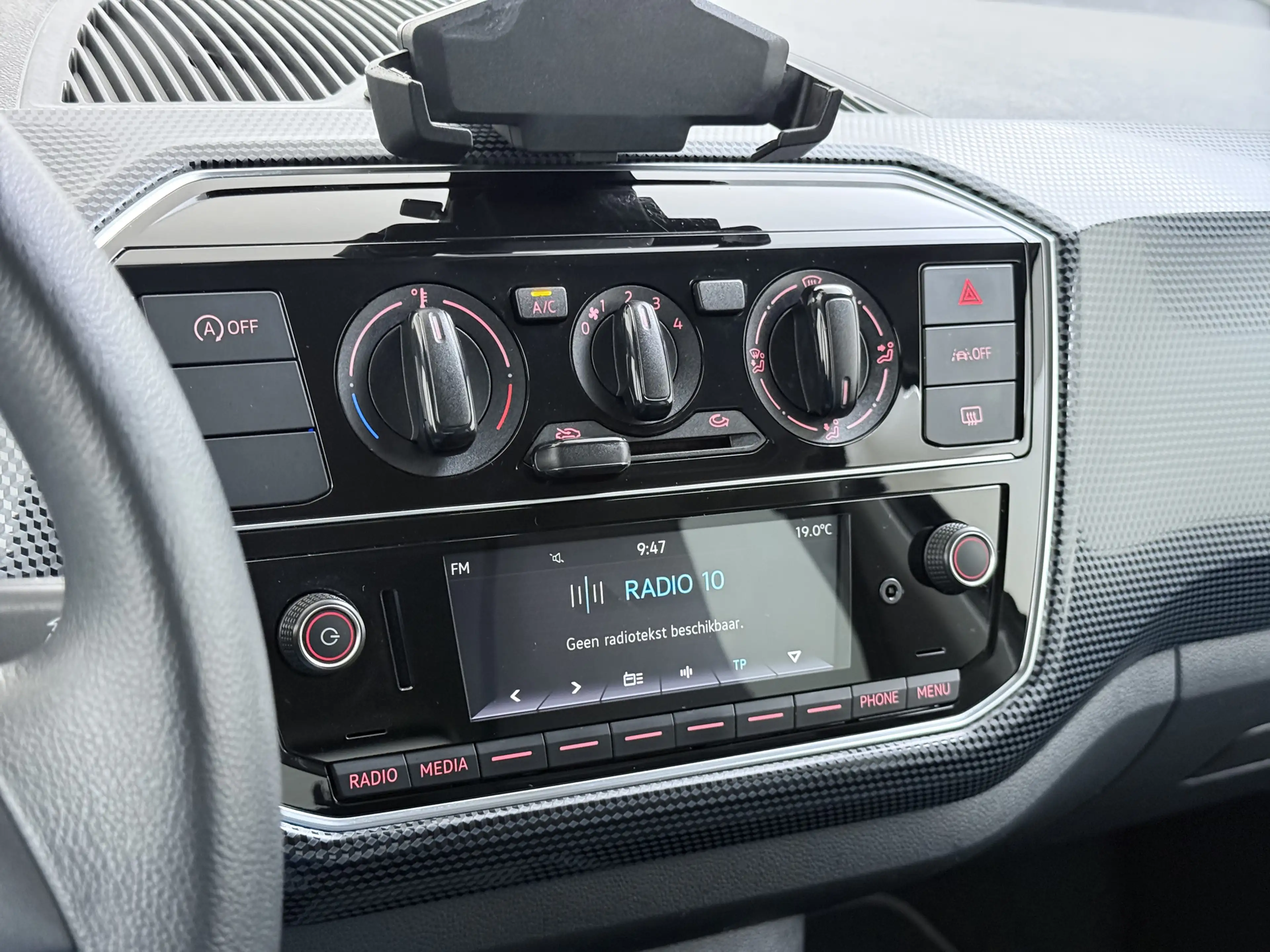 Volkswagen up! 1.0 60PK 5D BMT Move up! All Season Banden — photo 28