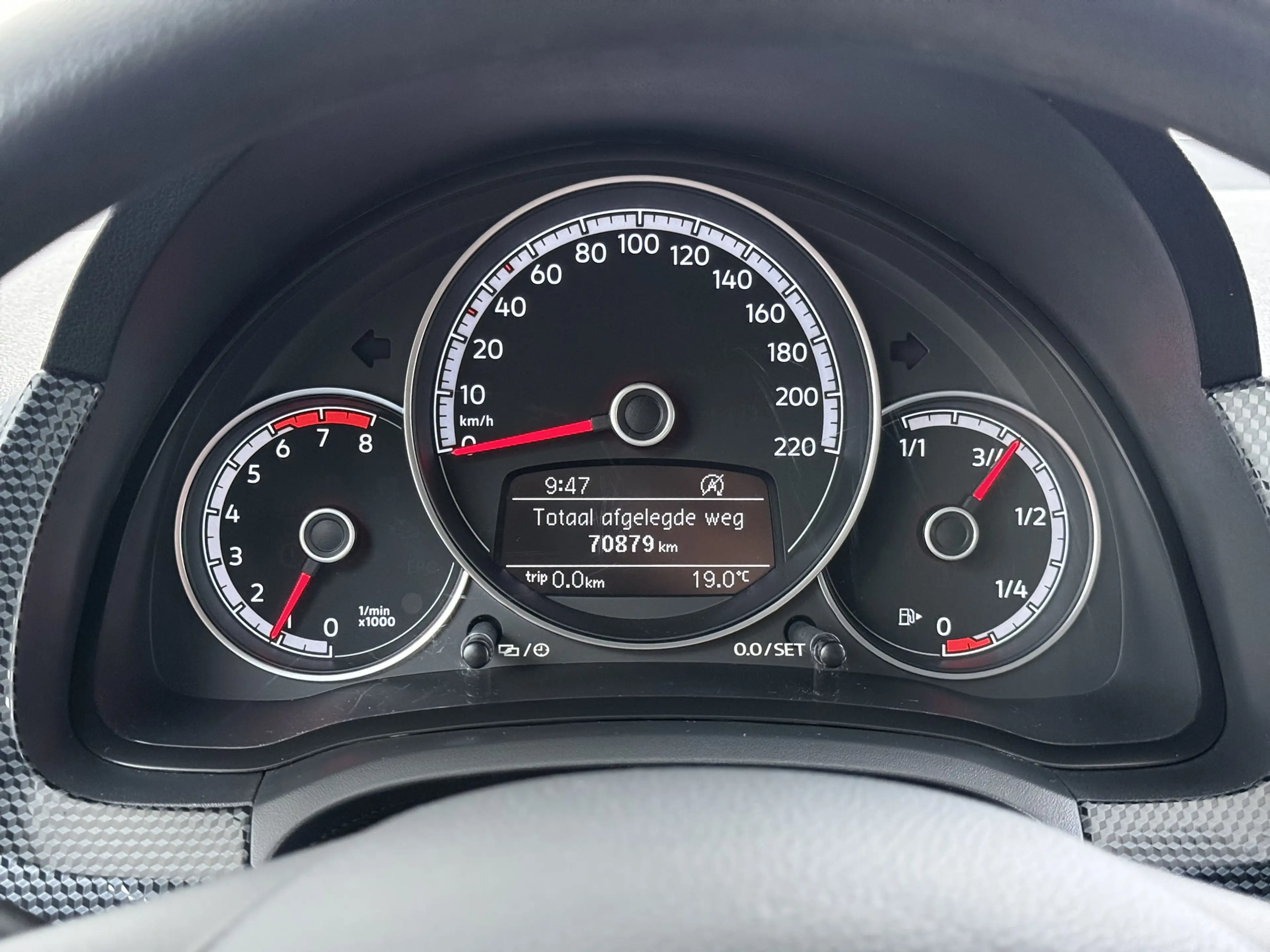 Volkswagen up! 1.0 60PK 5D BMT Move up! All Season Banden — photo 26