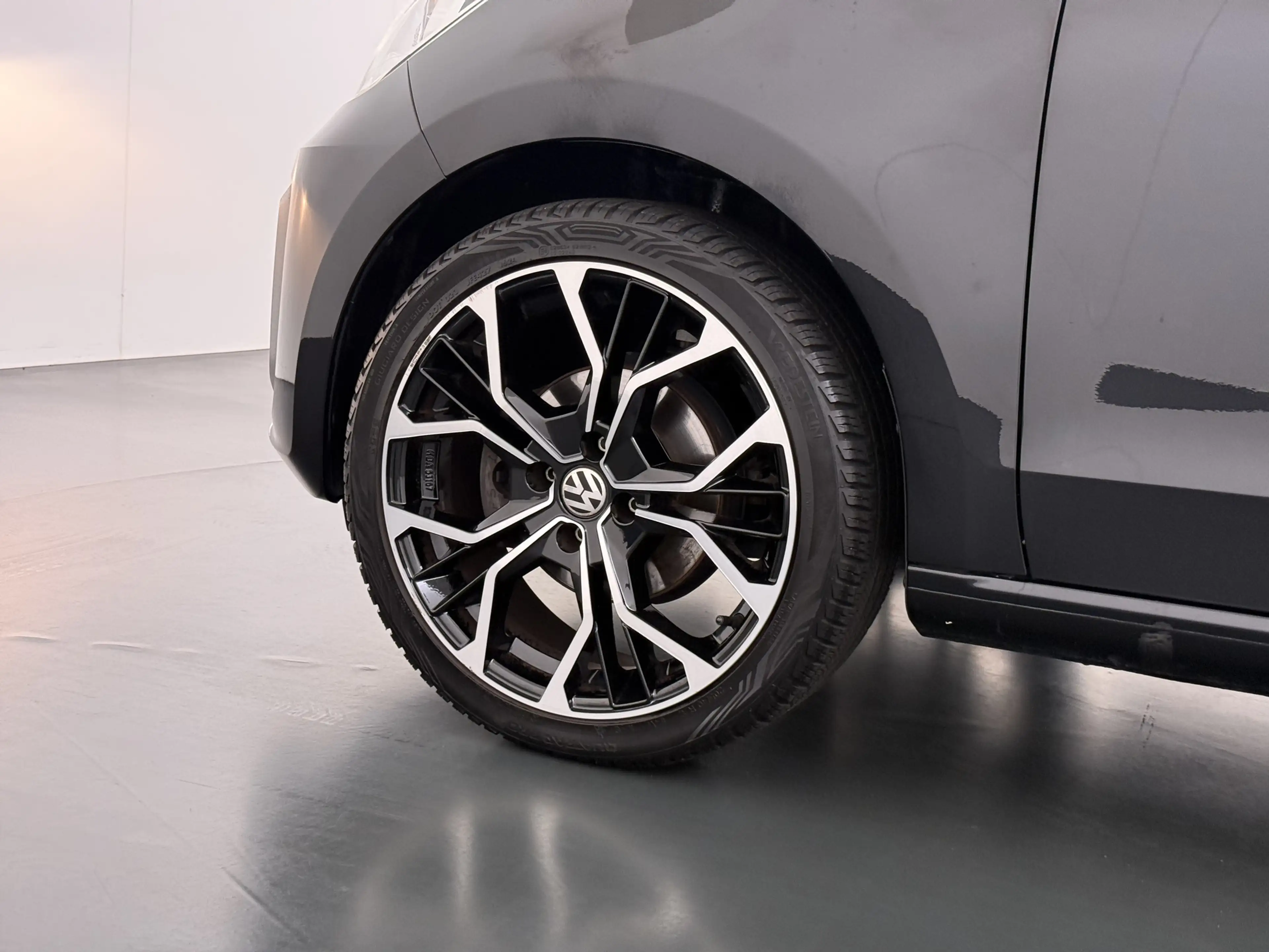 Volkswagen up! 1.0 60PK 5D BMT Move up! All Season Banden — photo 12