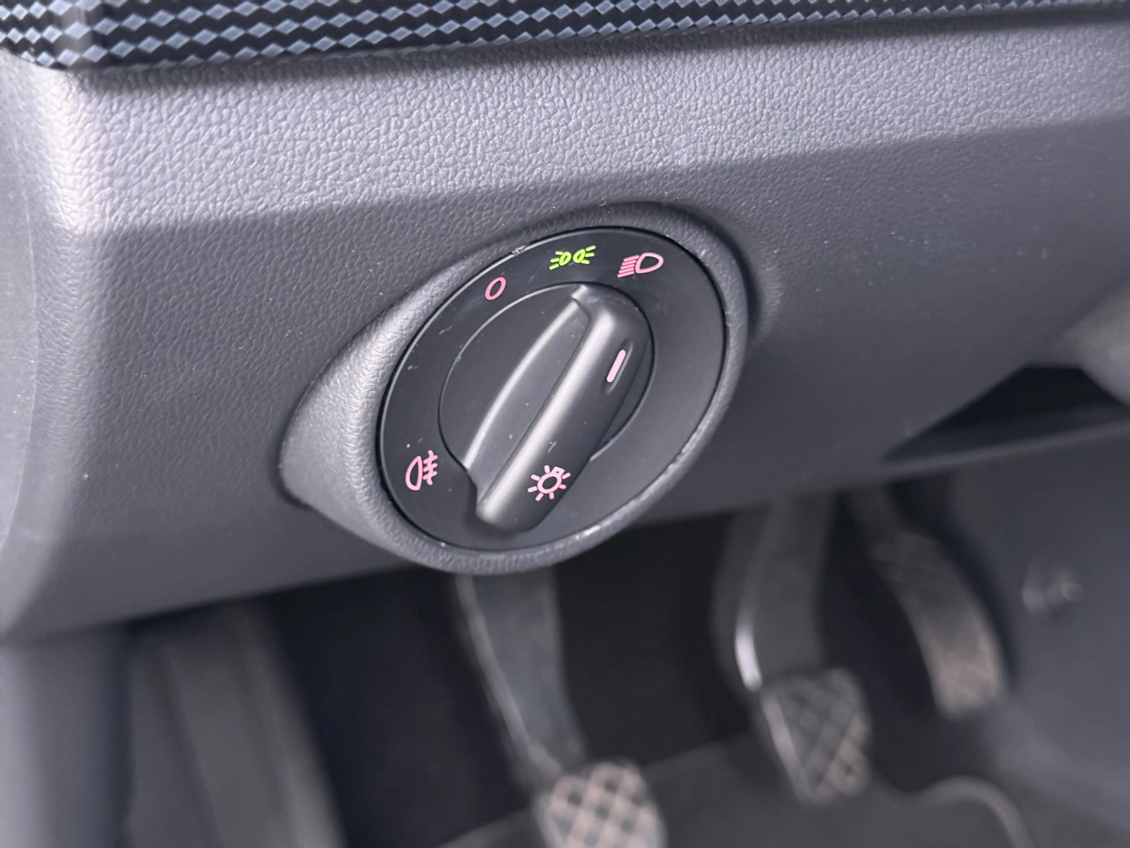 Volkswagen up! 1.0 60PK 5D BMT Move up! All Season Banden — photo 18