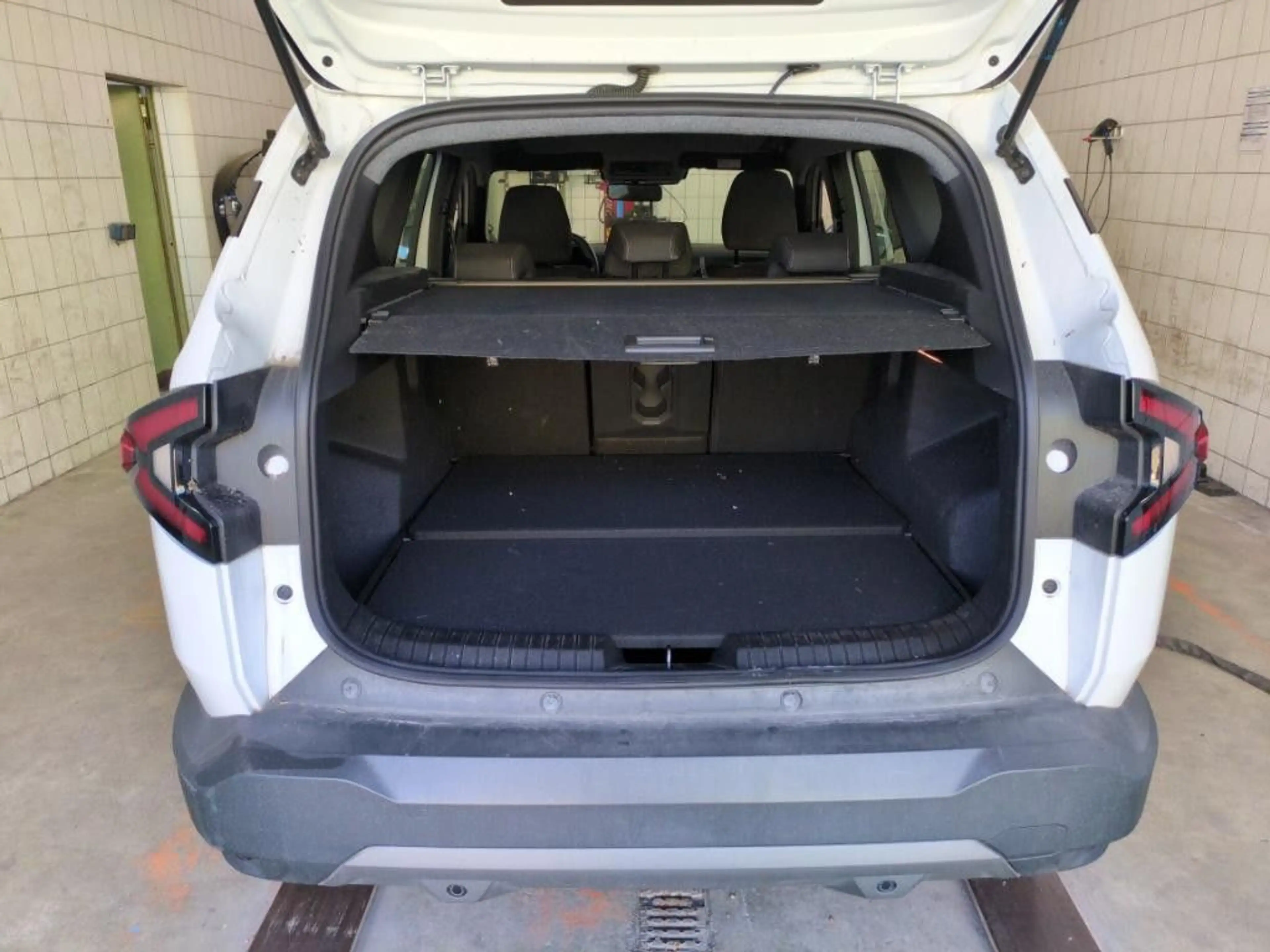 Dacia Bigster TCe 140 Expression "LED, Kamera" — photo 4