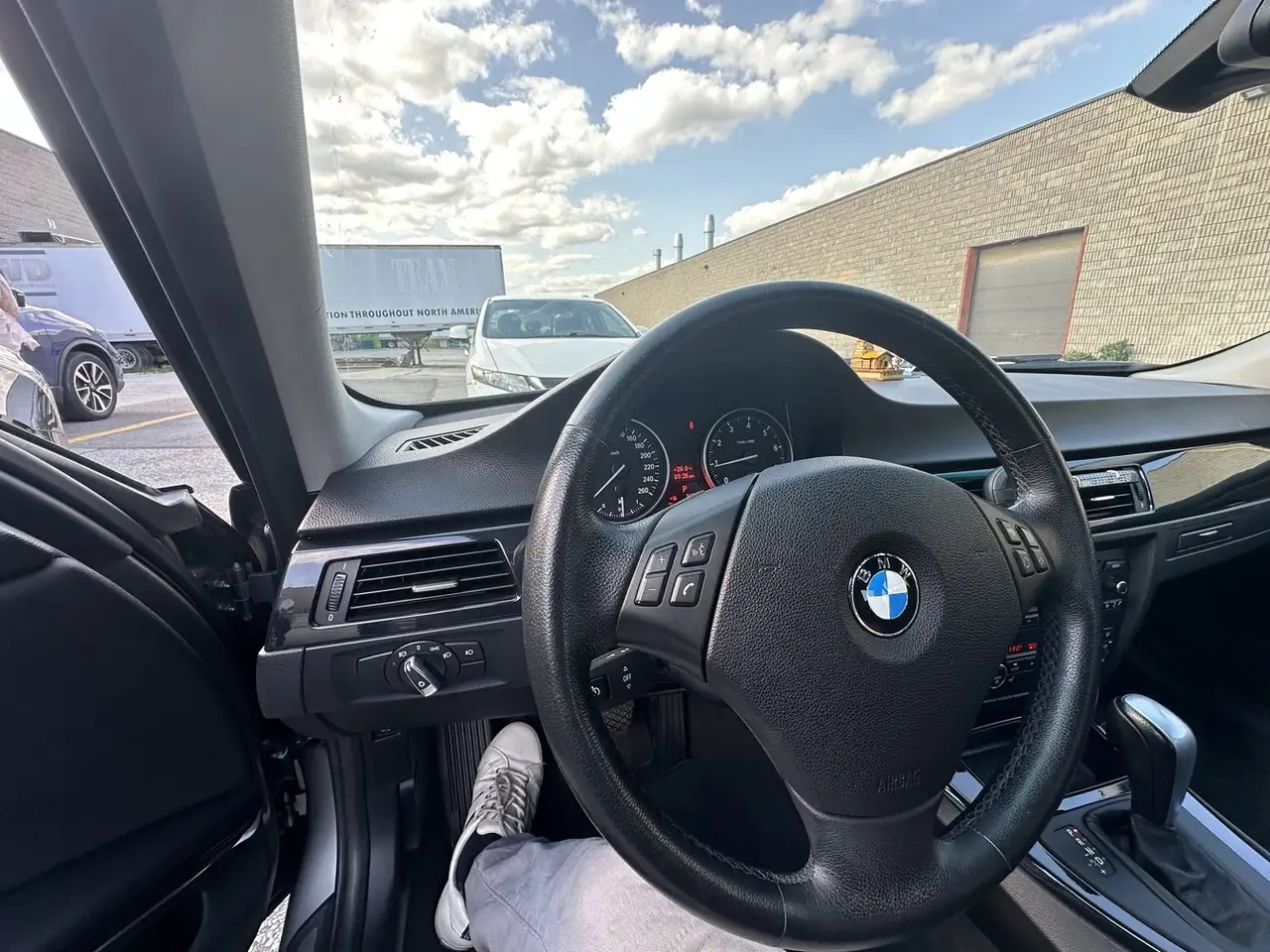 BMW 3 Series снимка BMW 3 Series