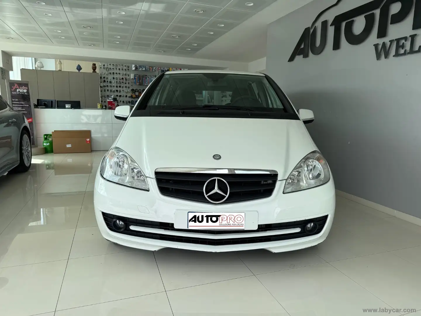 Mercedes-Benz A 160 A 160 BlueEFFICIENCY Executive Weiß - 1