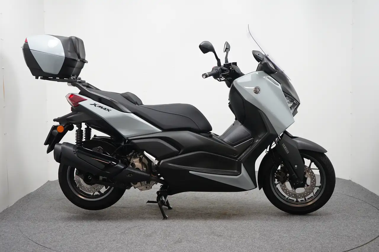 Yamaha X-Max 300